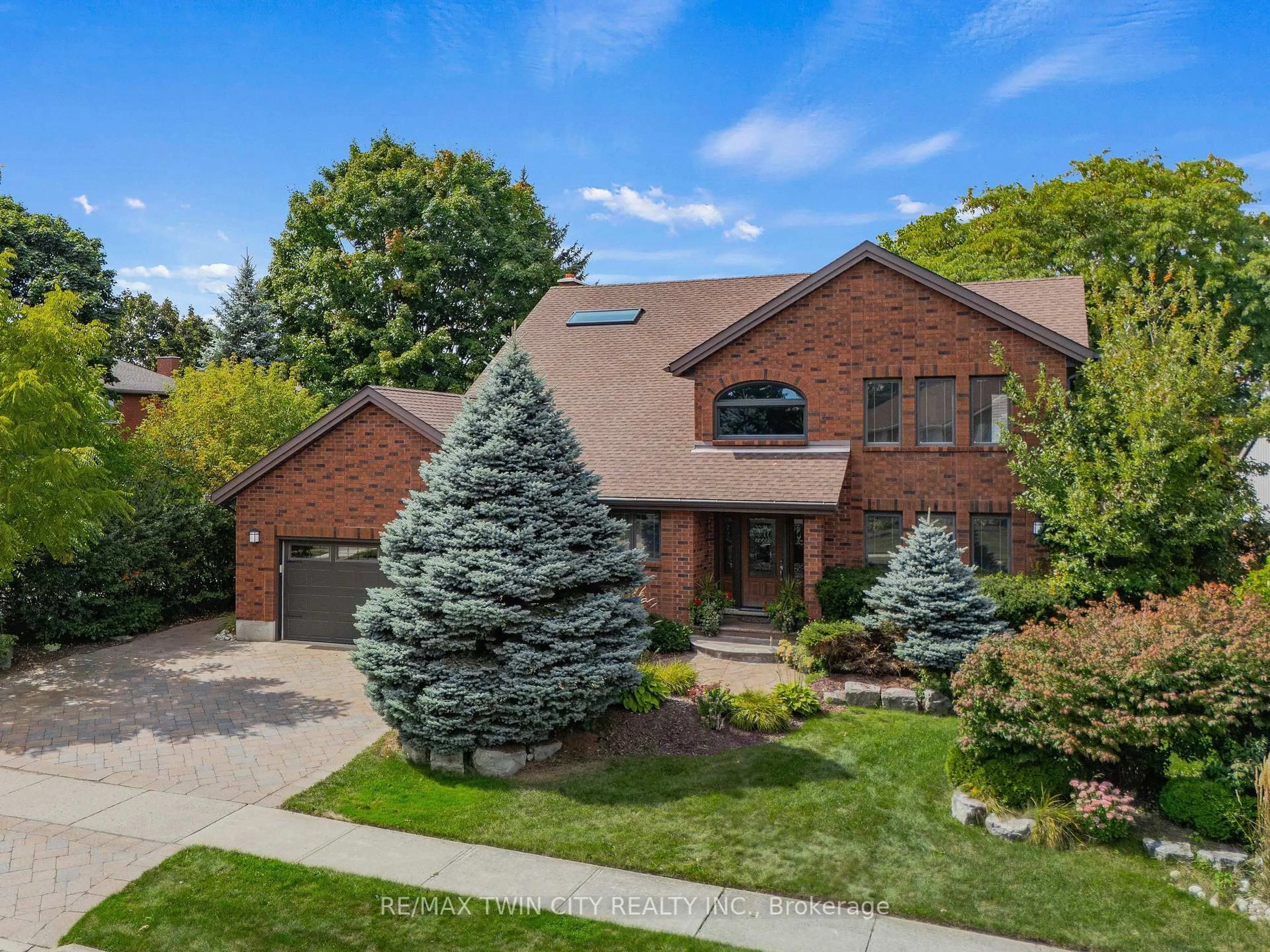Home with brick exterior material, street for 325 Wyecroft Blvd, Waterloo Ontario N2T 2H3