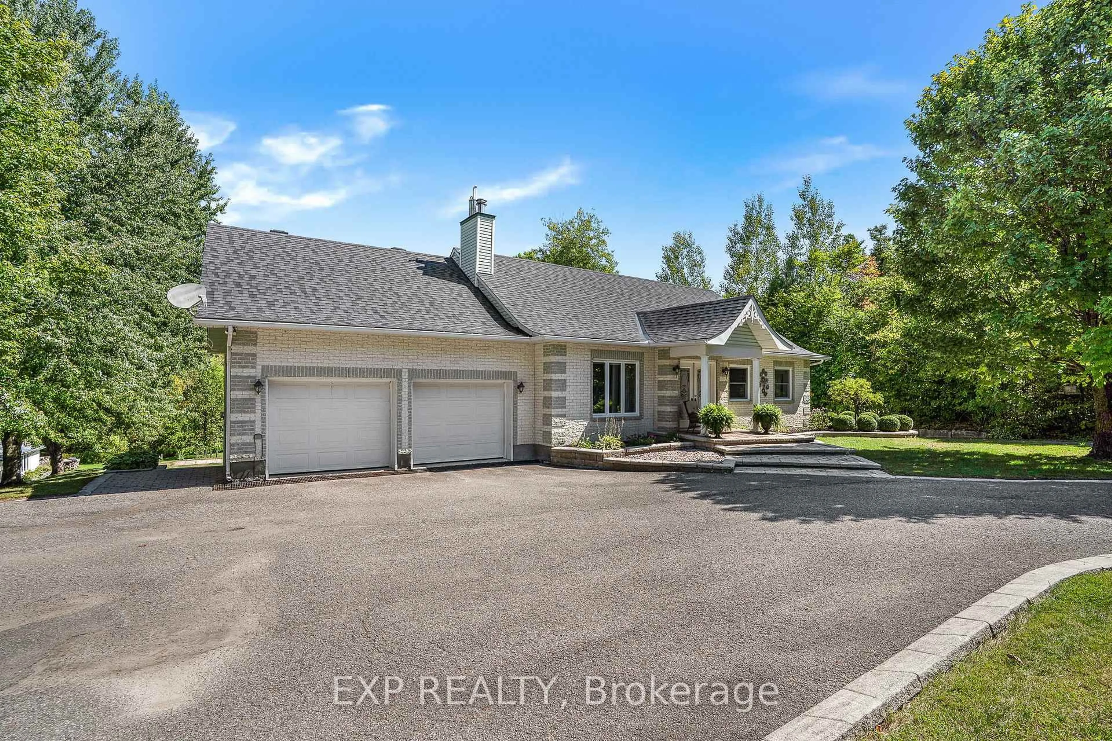 A pic from outside/outdoor area/front of a property/back of a property/a pic from drone, street for 1533 BOUVIER Rd, Clarence-Rockland Ontario K0A 1N0