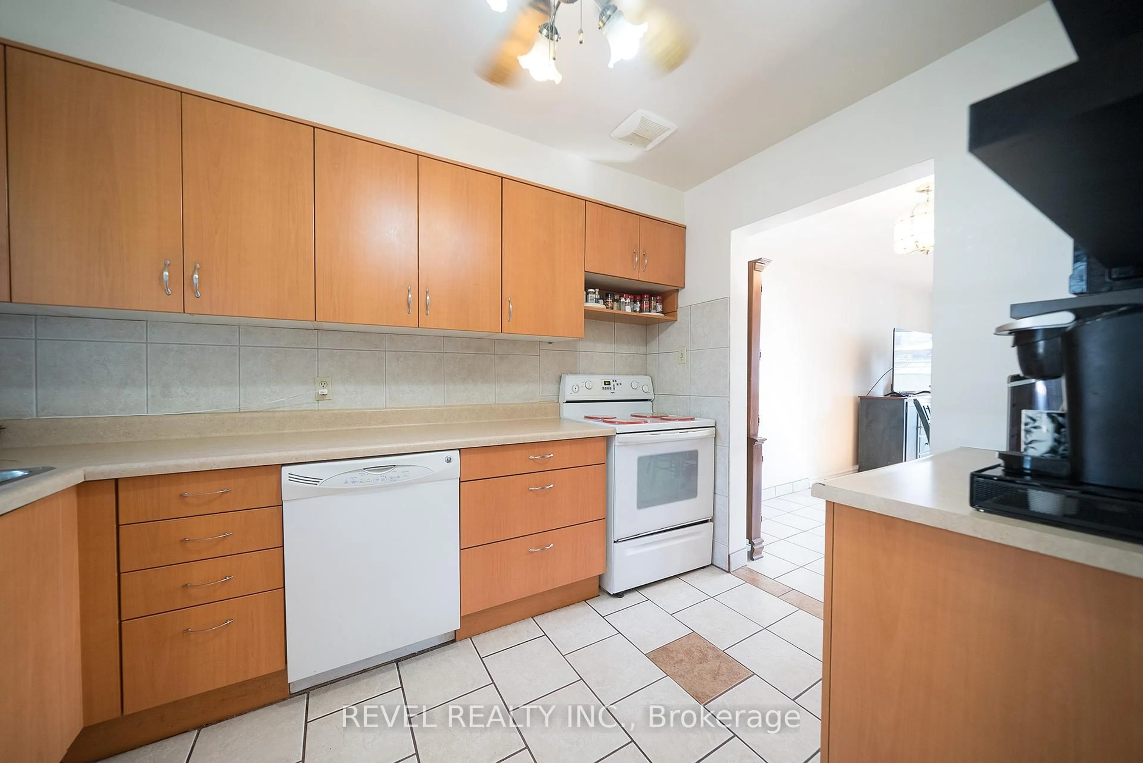 Standard kitchen, unknown for 273 Elgin St #38, Brantford Ontario N3S 5B2