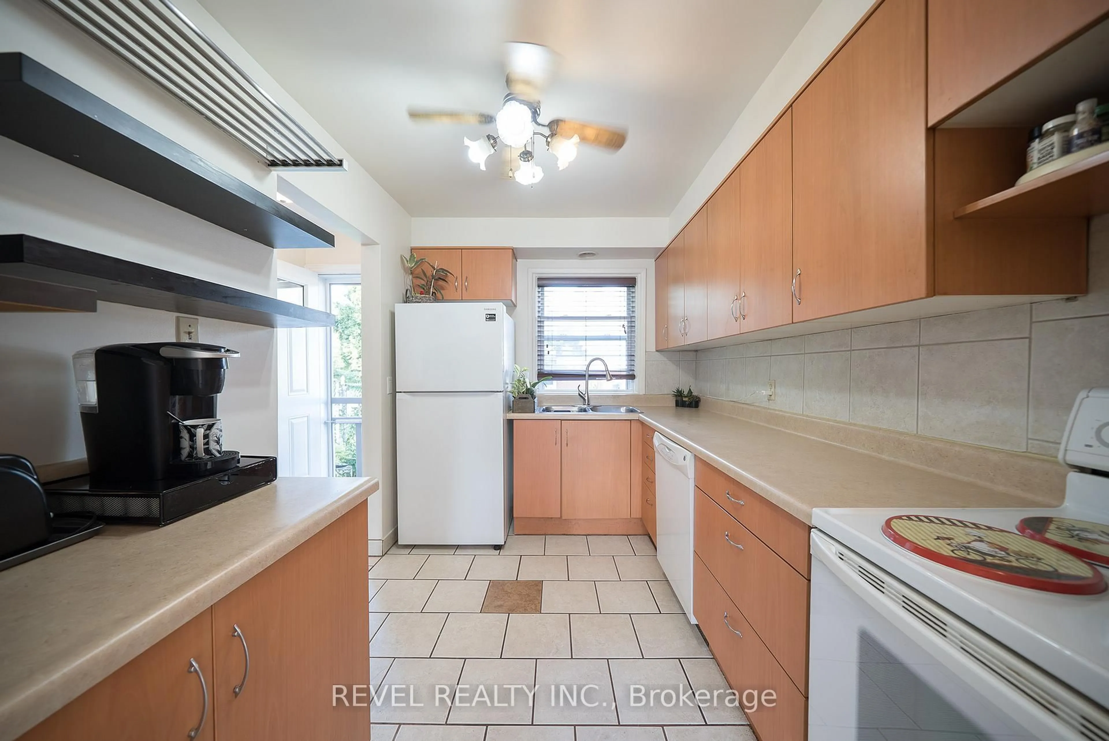 Standard kitchen, ceramic/tile floor for 273 Elgin St #38, Brantford Ontario N3S 5B2