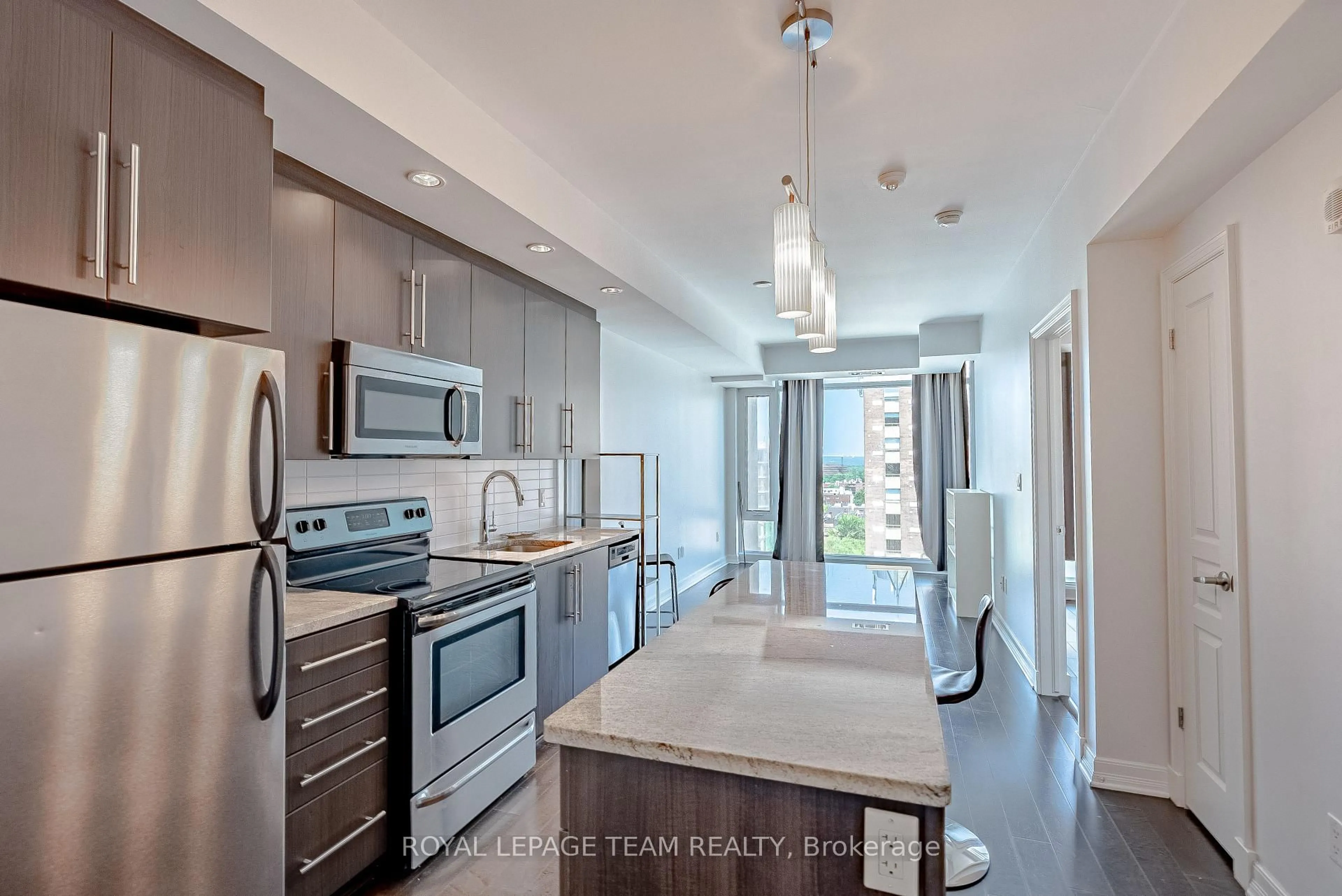 Open concept kitchen, ceramic/tile floor for 238 Besserer St #1209, Ottawa Ontario K1N 6B1