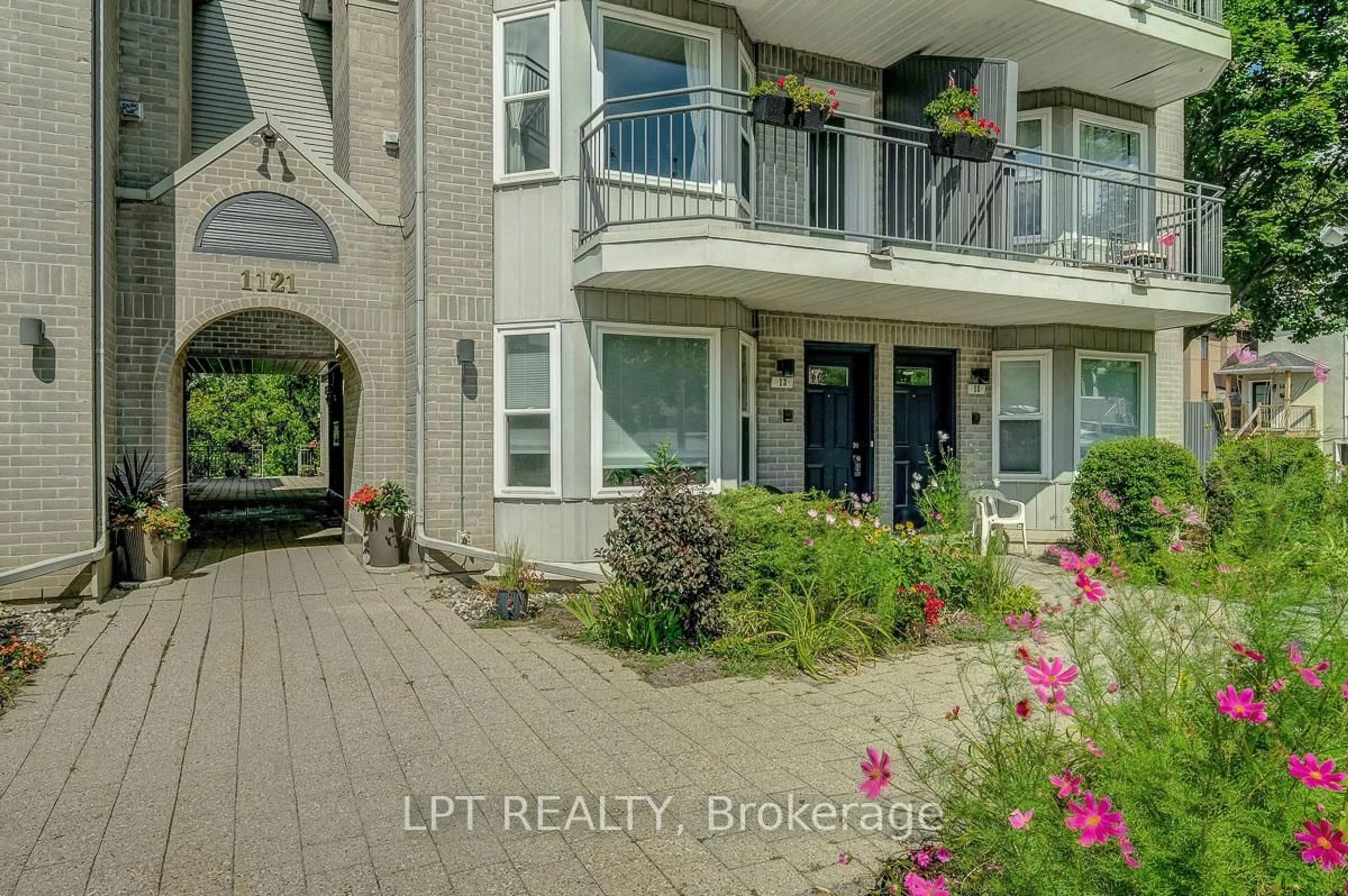 Unknown for 1121 Bavlie Ave #13, Ottawa Ontario K1H 8P3