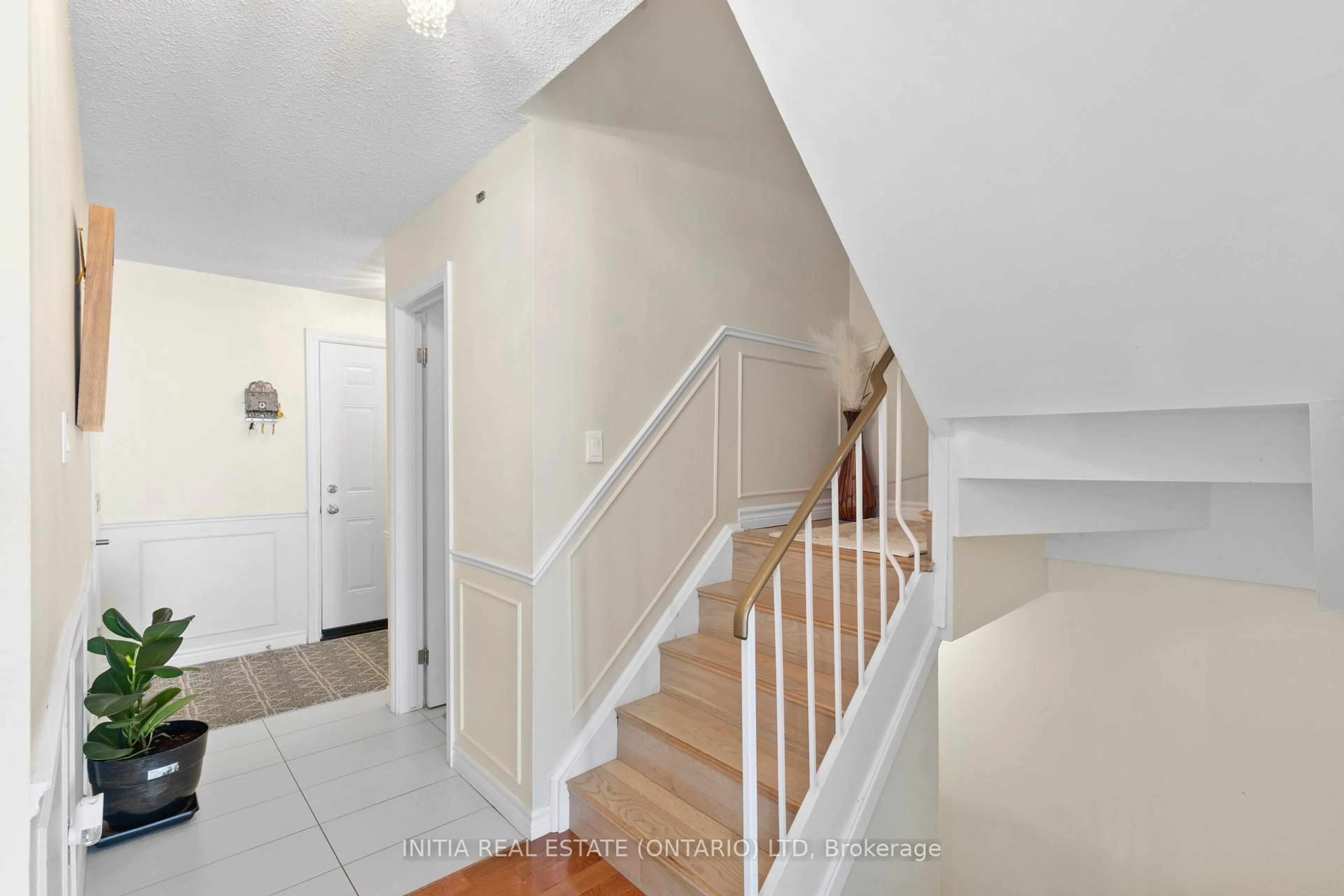 Unknown for 700 Osgoode Dr #16, London South Ontario N6E 2H1