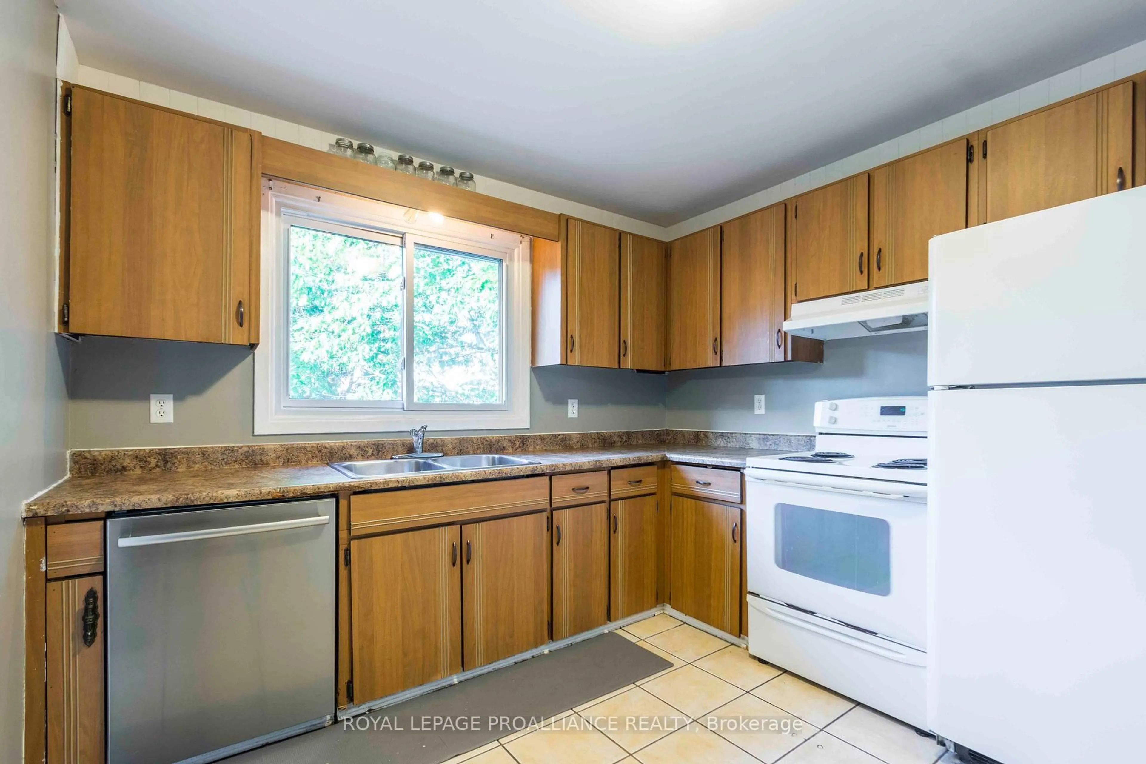 Standard kitchen, unknown for 23 Anna Crt, Quinte West Ontario K8V 5Y4