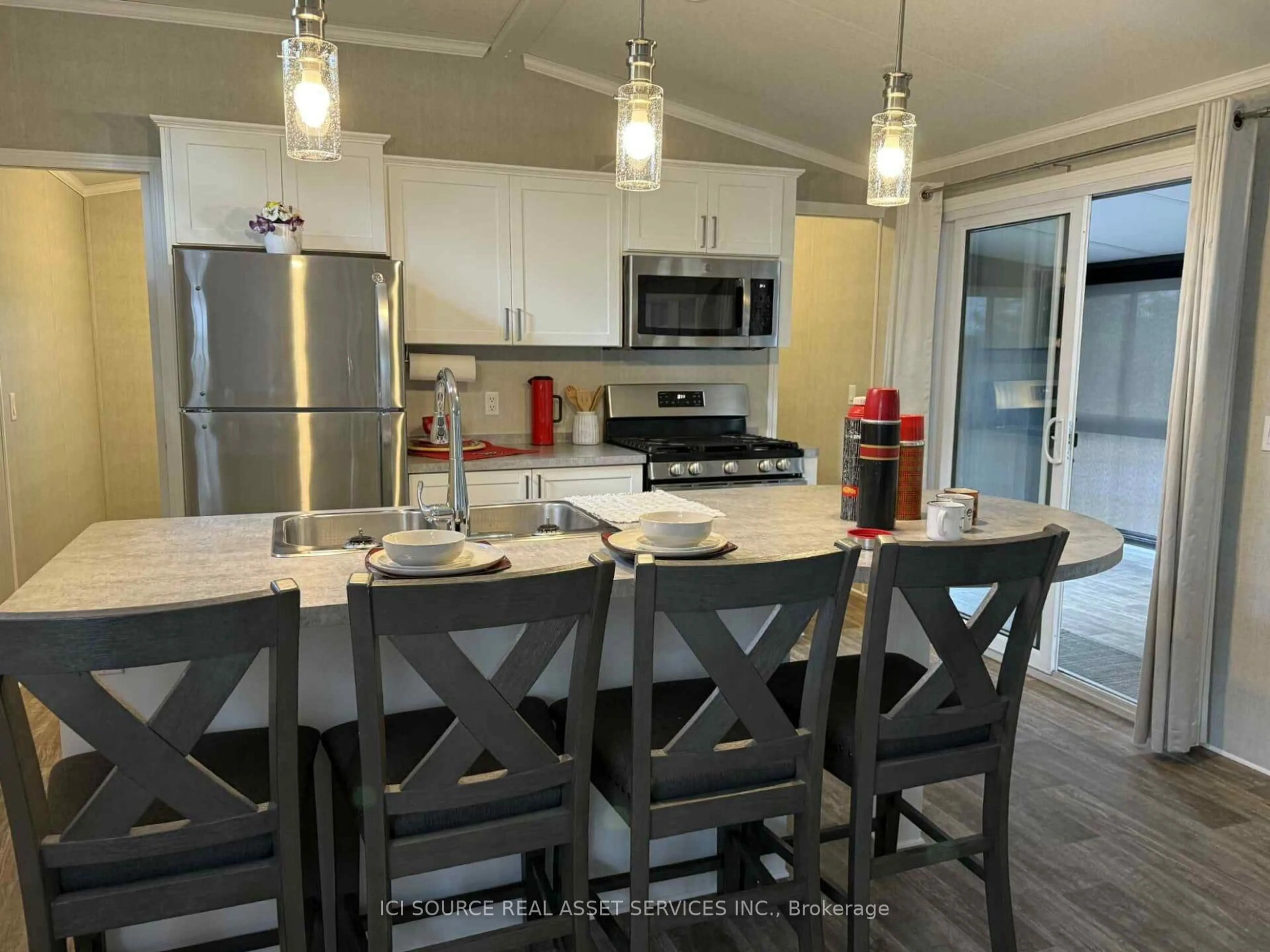 Open concept kitchen, unknown for 1047 Bonnie Lake Camp Rd #BBT97, Bracebridge Ontario P1L 1W9