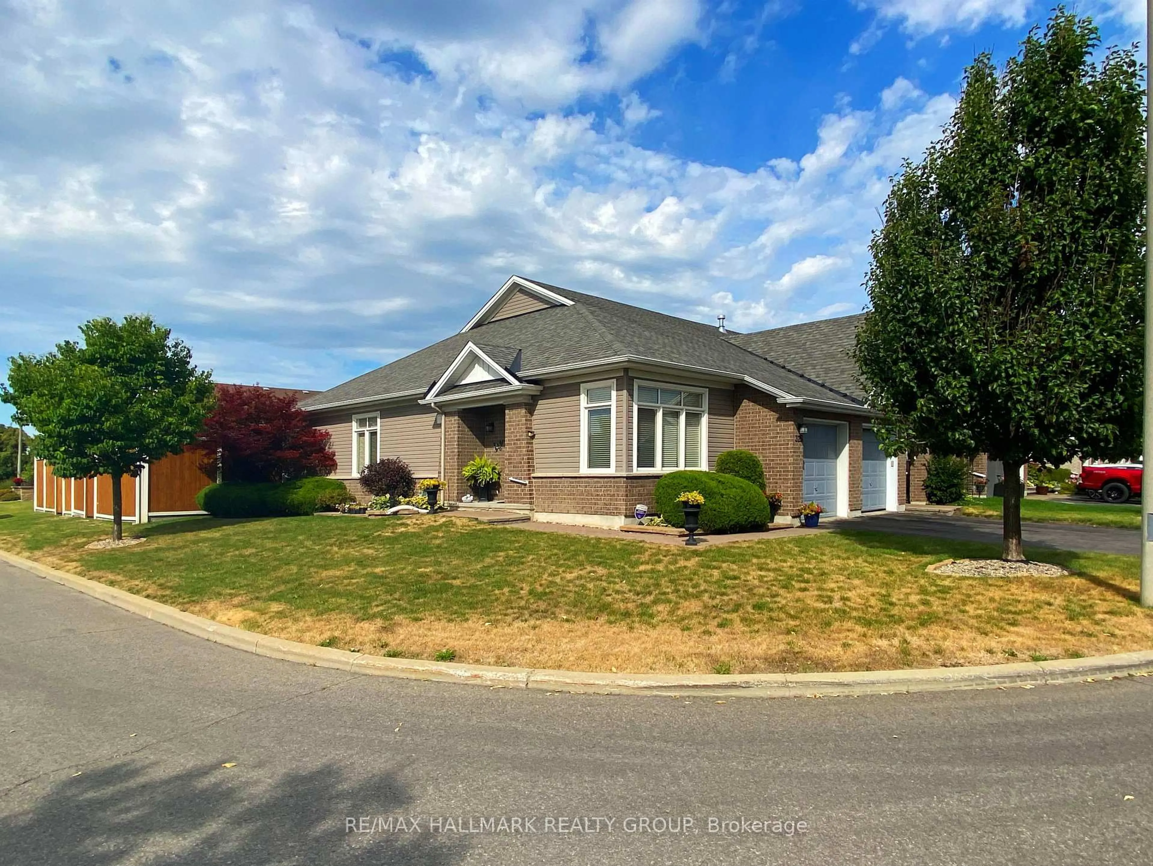 Unknown for 325 Farincourt Cres, Ottawa Ontario K4A 0M6