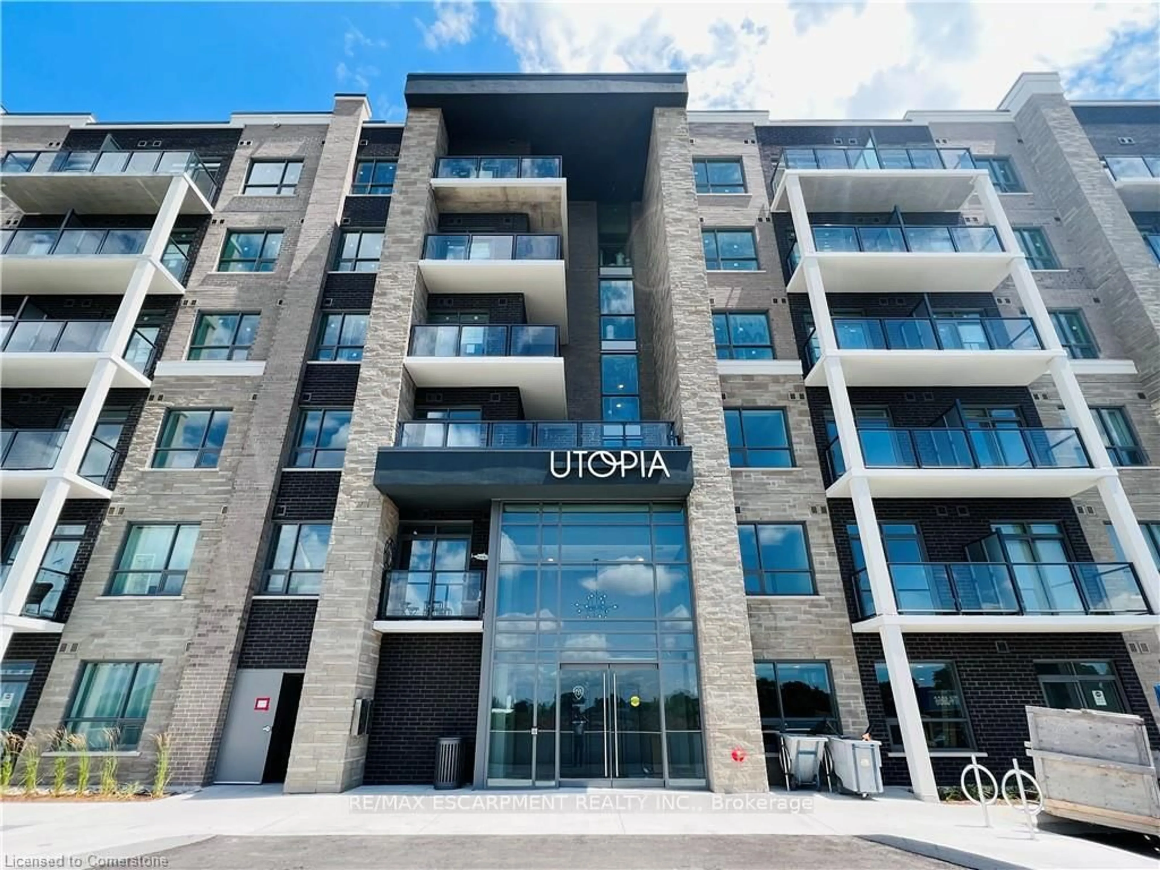 Indoor foyer for 5055 Greenlane Rd #318, Lincoln Ontario L0R 1B3