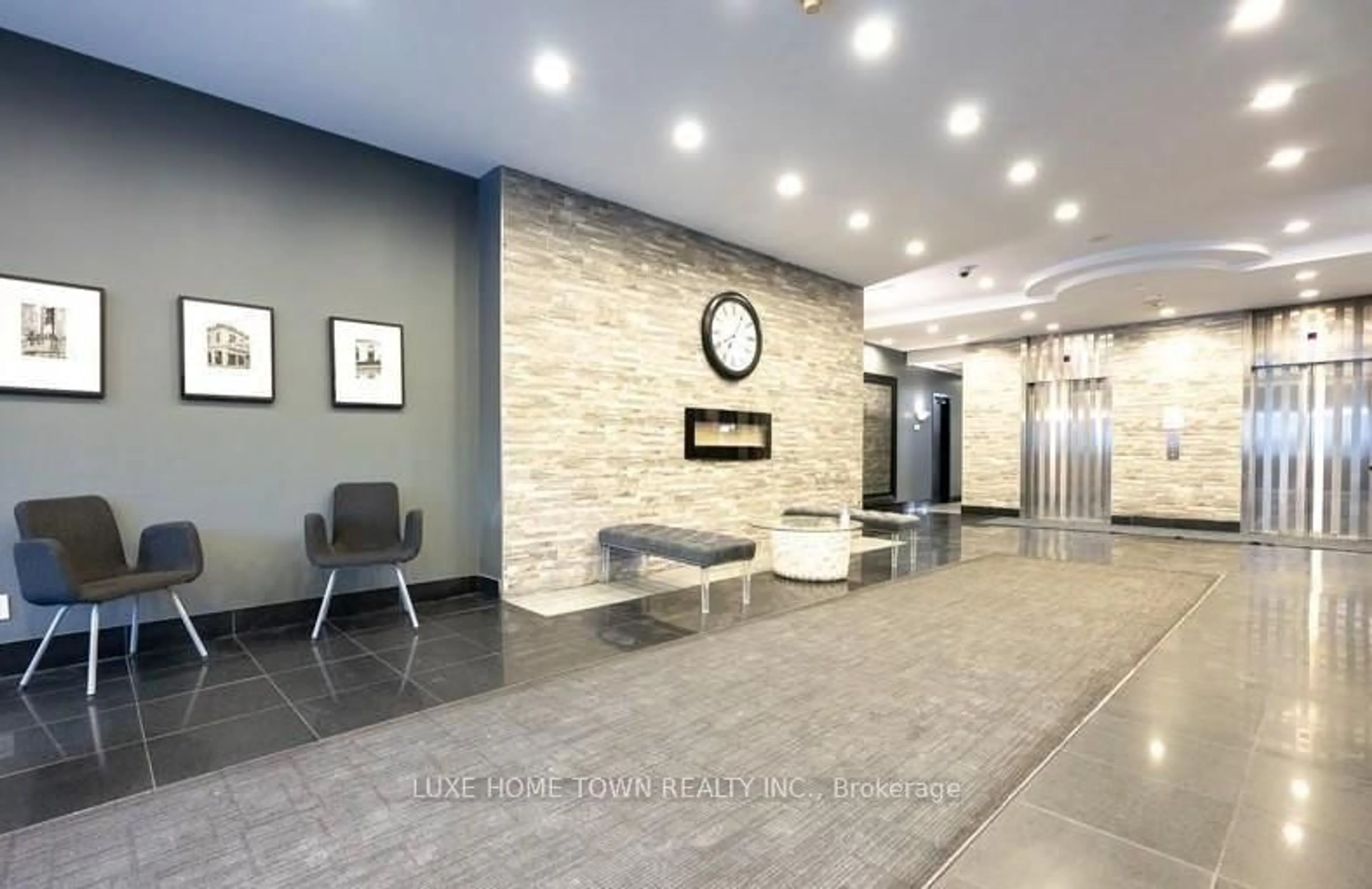 Lobby for 135 James St #710, Hamilton Ontario L8P 2Z6