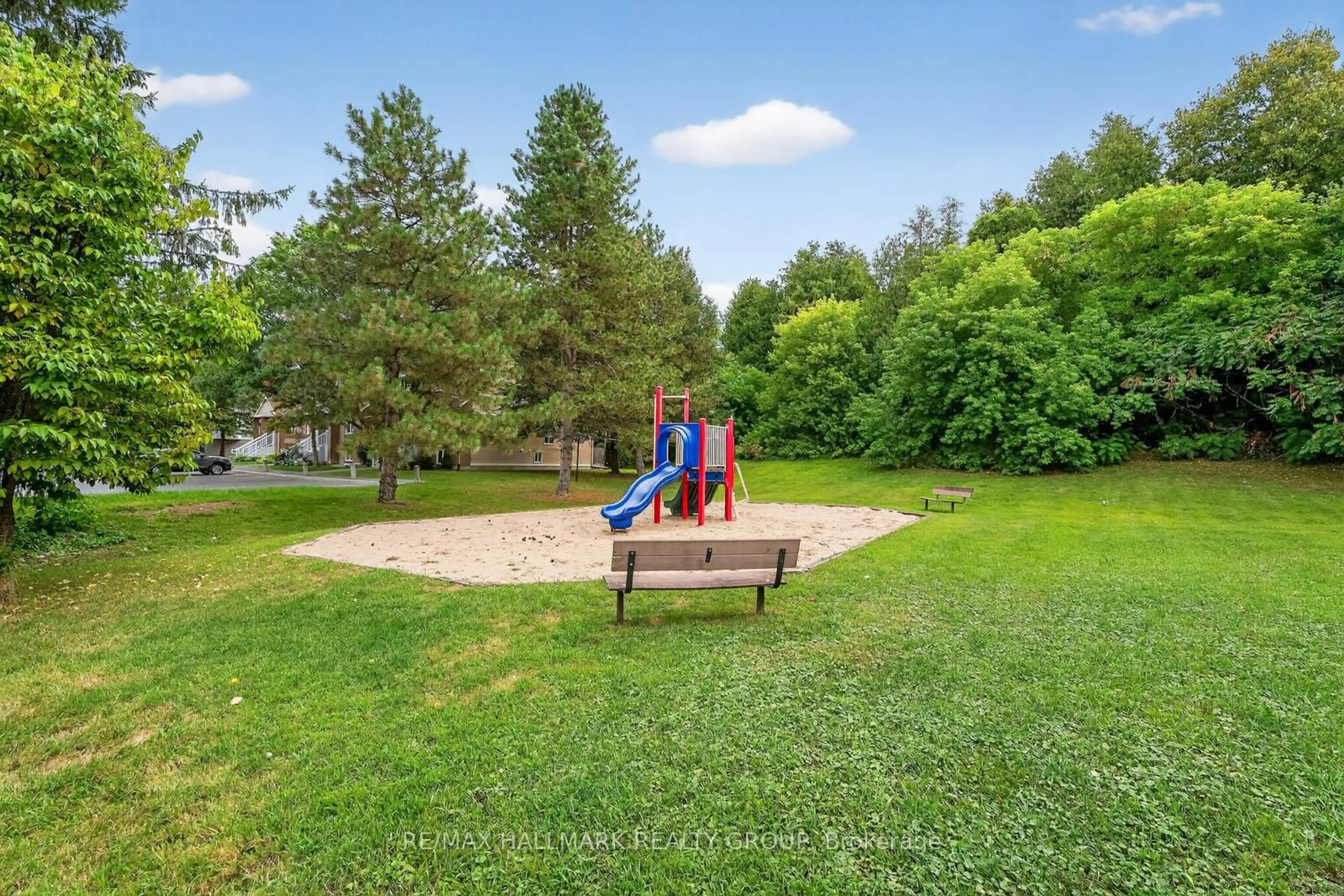 Patio, unknown for 6746 Jeanne DArc Blvd #B, Ottawa Ontario K1C 6E9