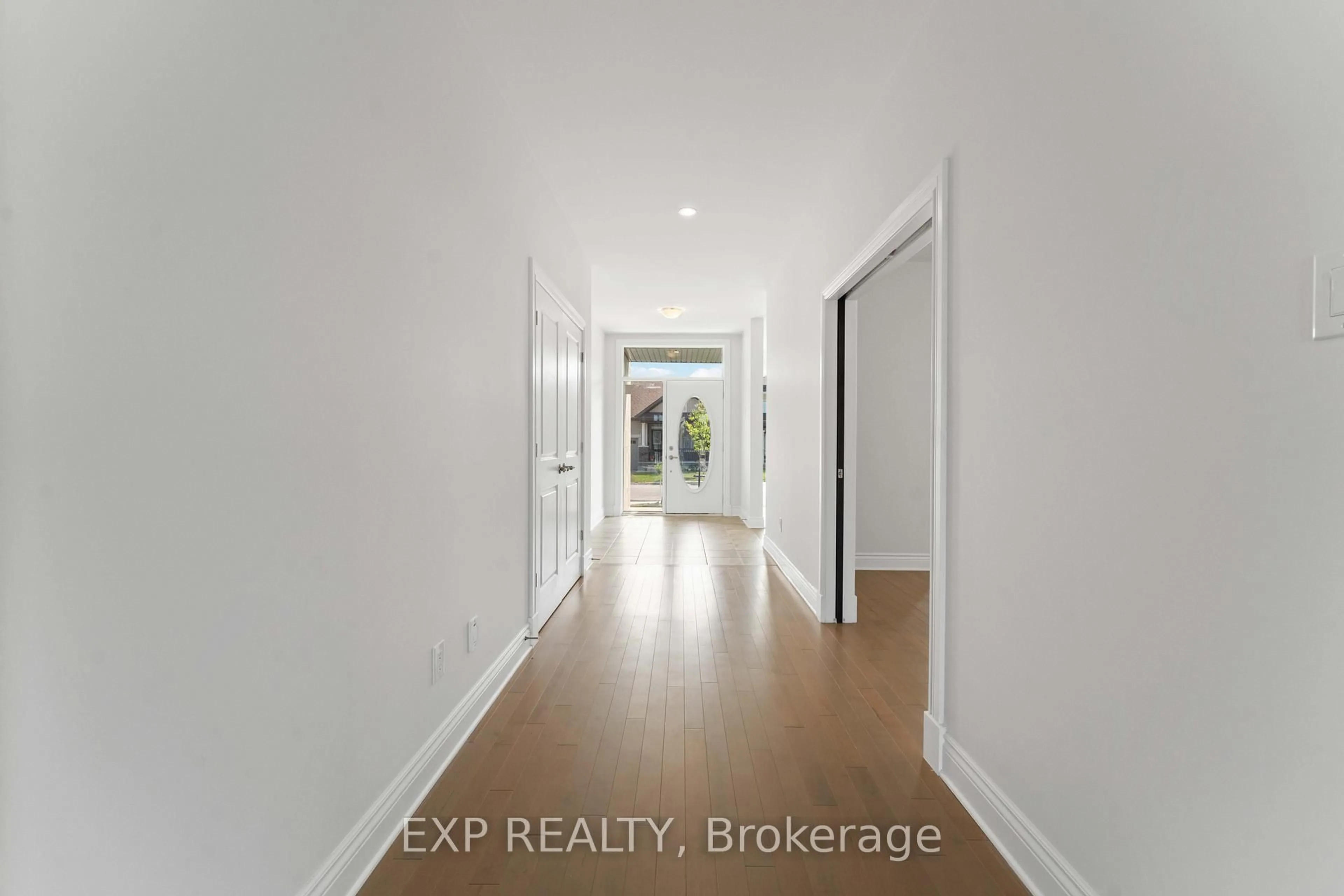 Indoor entryway for 156 Finsbury Ave, Ottawa Ontario K2S 1B6