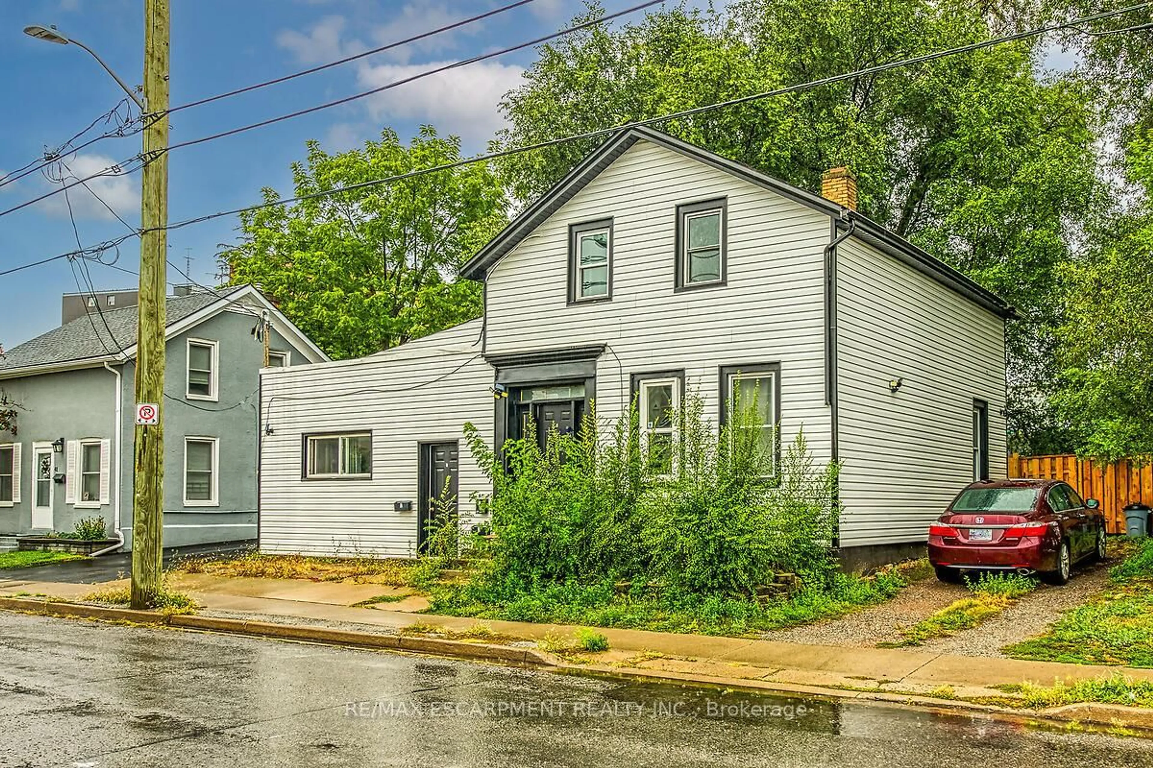 Unknown for 43 Centre St, St. Catharines Ontario L2R 3A8