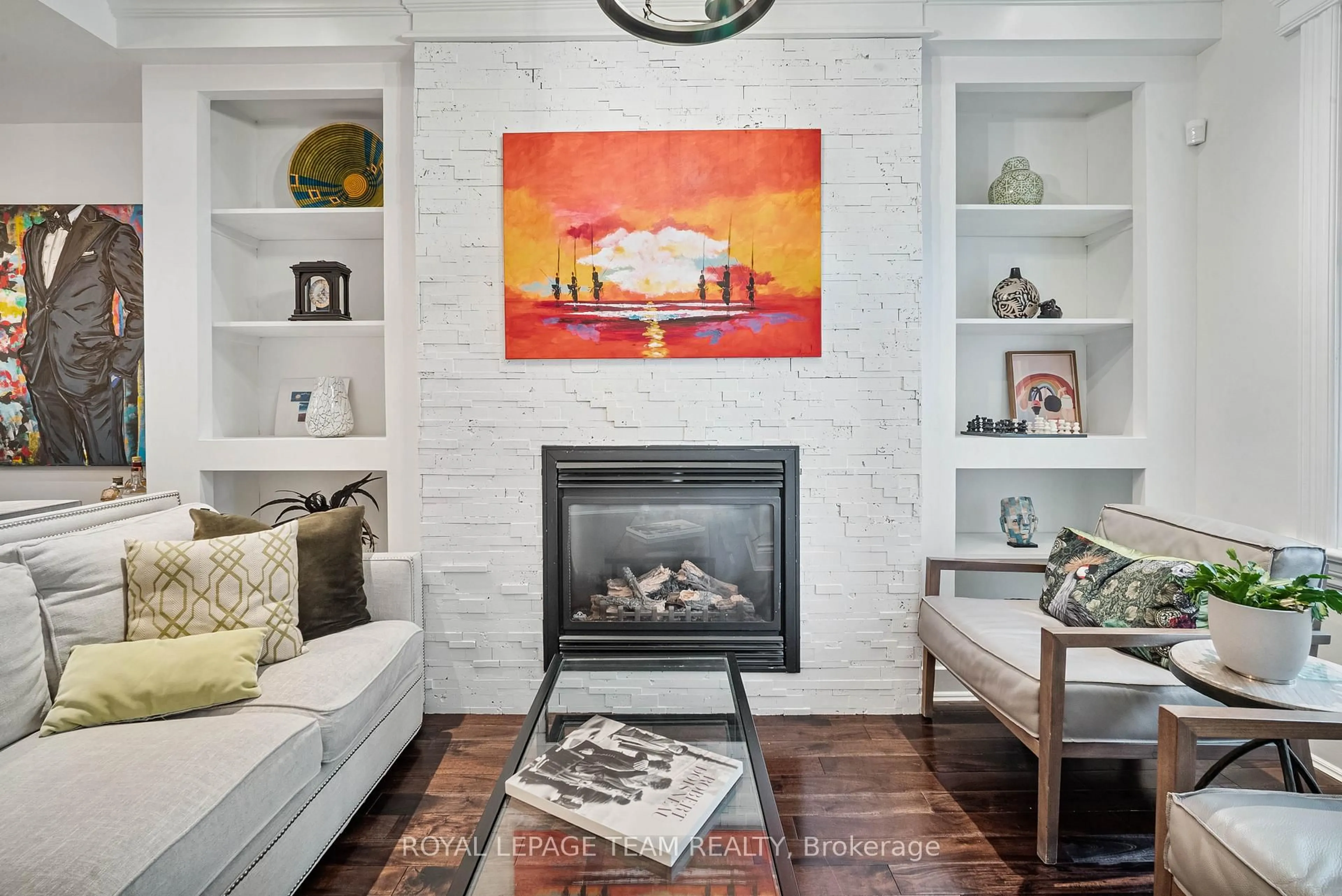 Living room with furniture, ceramic/tile floor for 47 Second Ave, Ottawa Ontario K1S 2H2