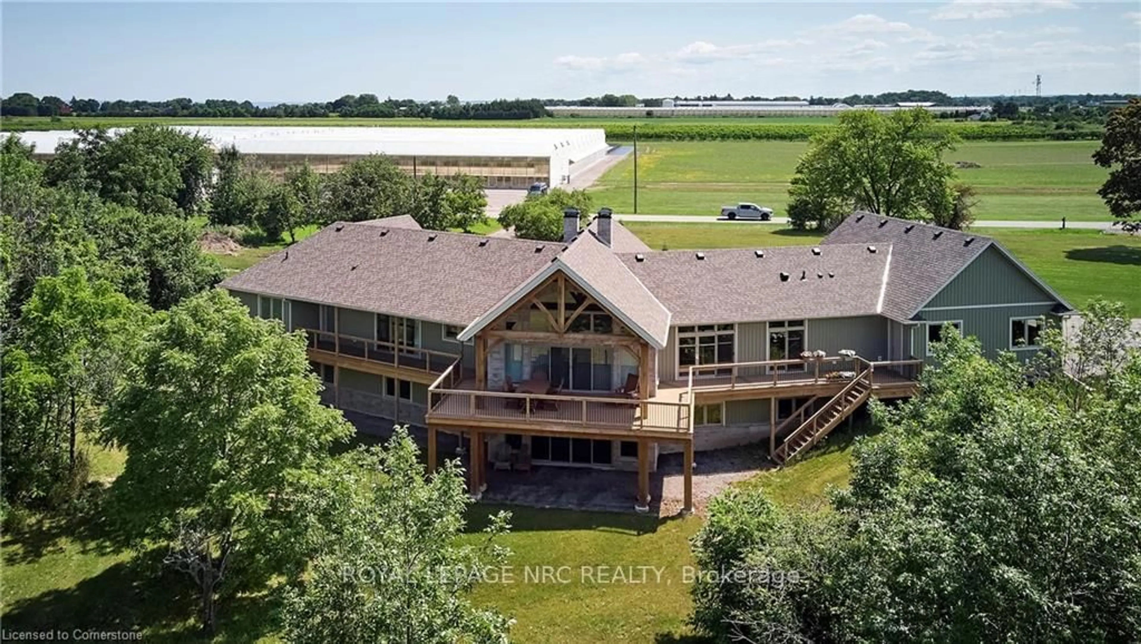 A pic from outside/outdoor area/front of a property/back of a property/a pic from drone, water/lake/river/ocean view for 4844 Cherry Ave, Lincoln Ontario L0R 1B1
