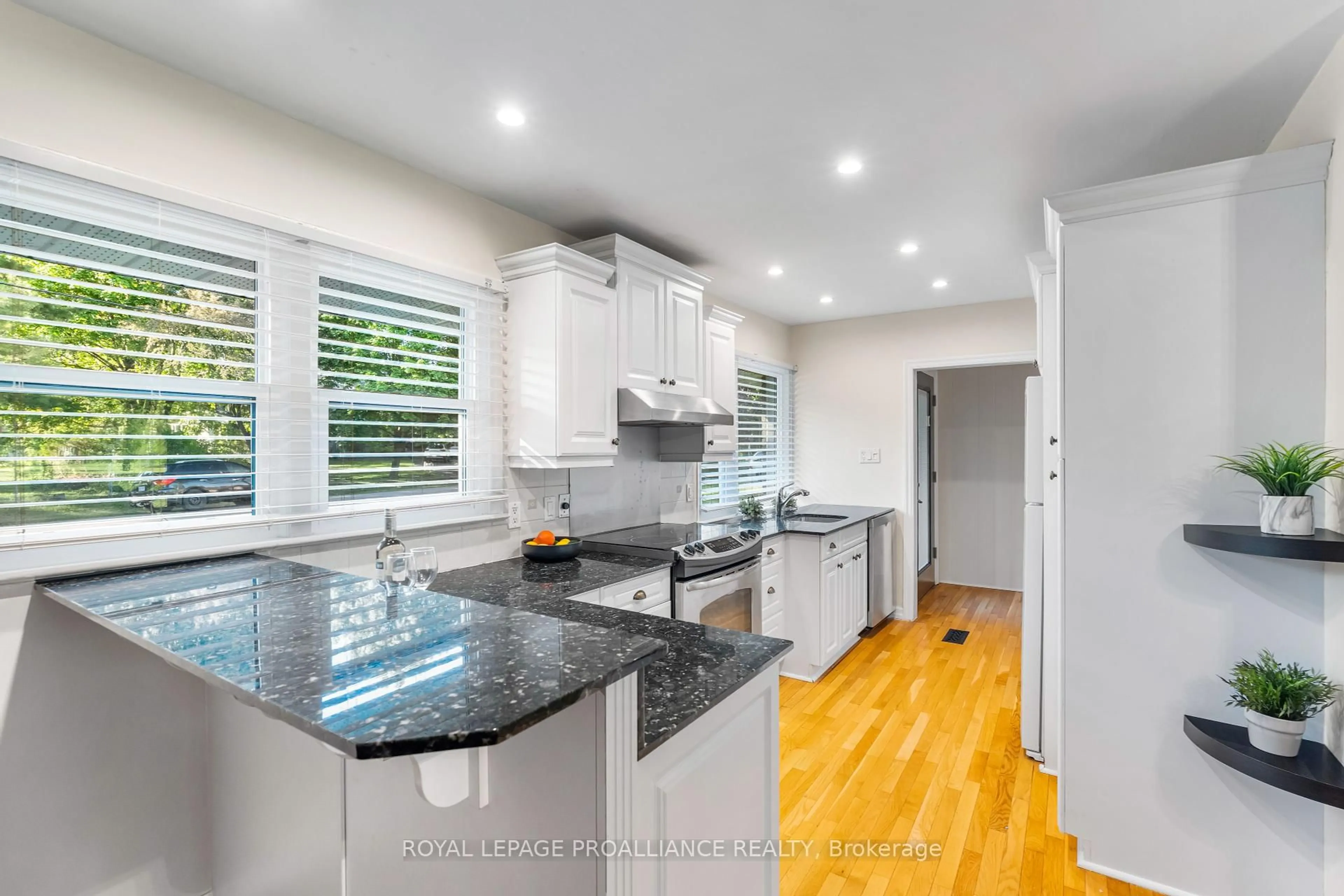 Open concept kitchen, ceramic/tile floor for 7 Hutton Dr, Belleville Ontario K8P 1E9