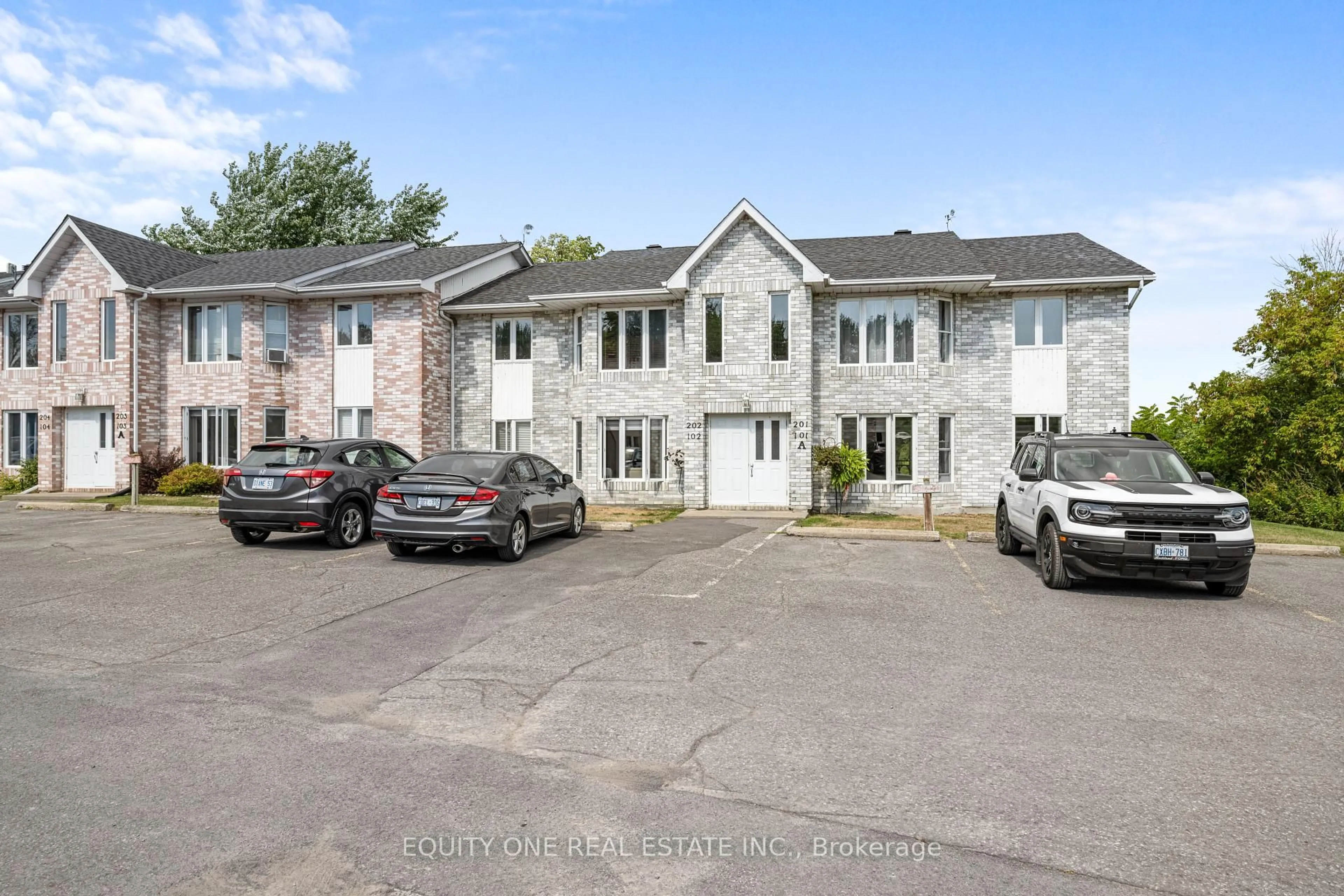 A pic from outside/outdoor area/front of a property/back of a property/a pic from drone, street for 185 Du Comte Street Rd #202A, Alfred and Plantagenet Ontario K0B 1L0