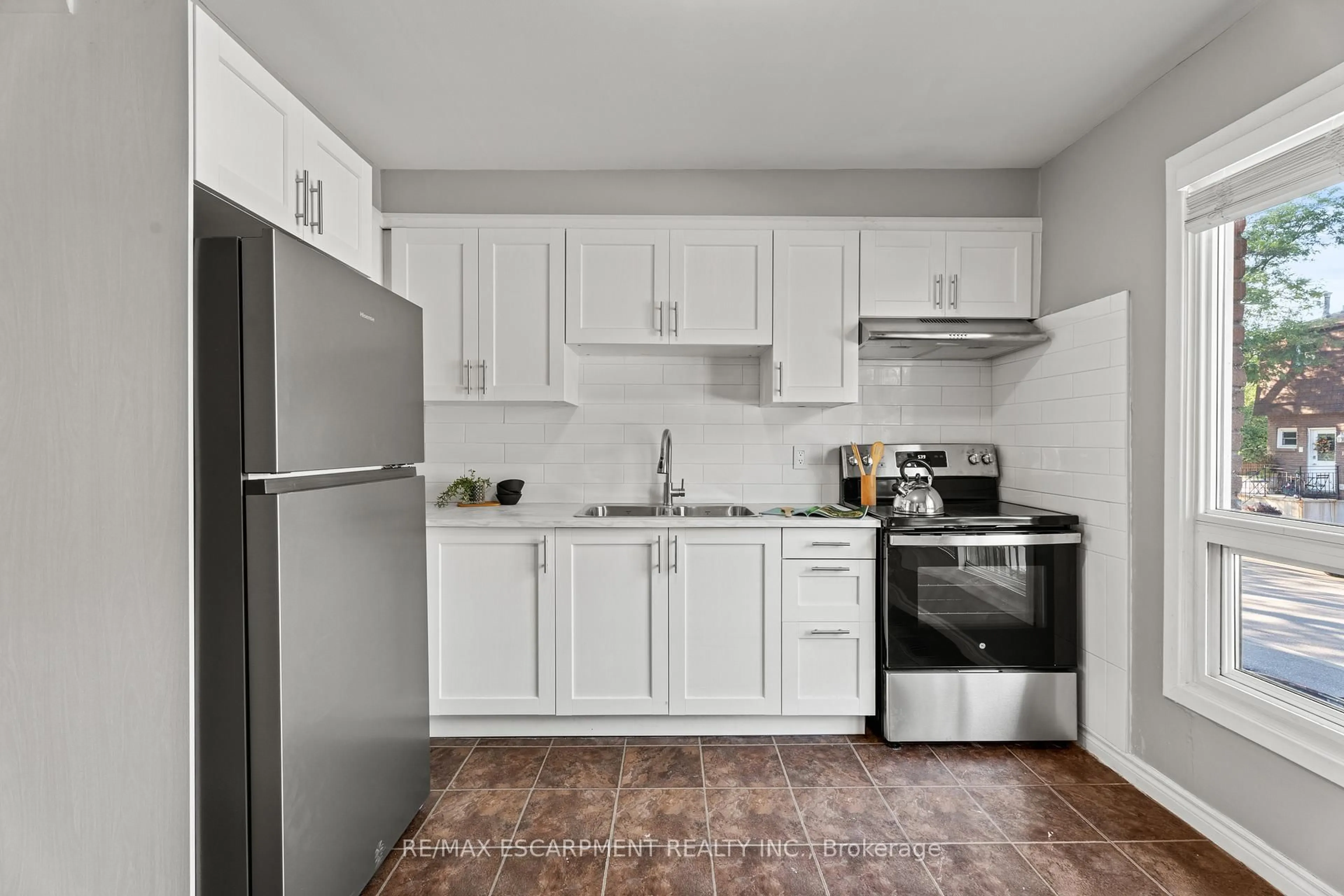 Standard kitchen, unknown for 1301 Upper Gage Ave #33, Hamilton Ontario L8W 1E5