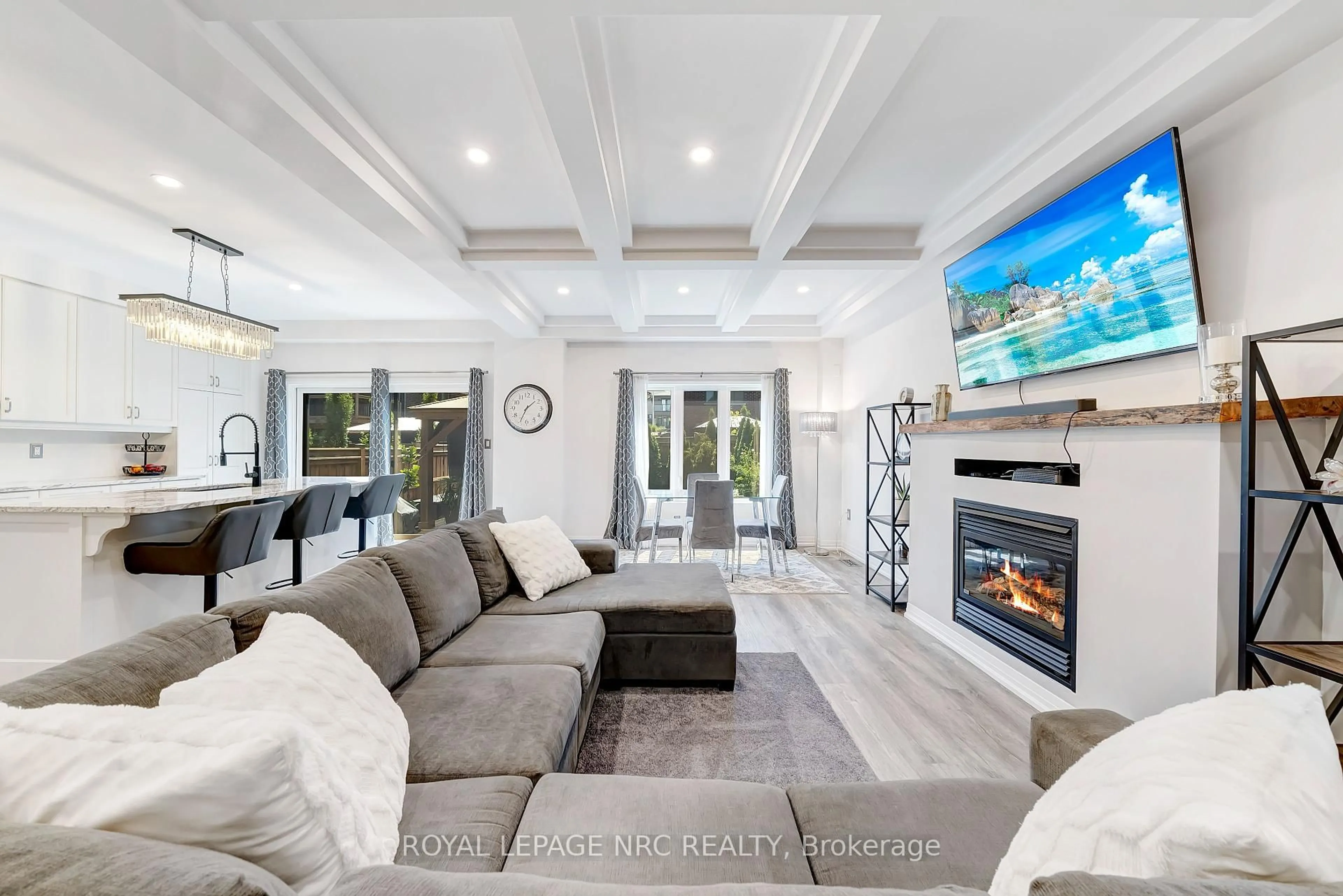 Living room with furniture, ceramic/tile floor for 4082 Healing St, Lincoln Ontario L3J 0S3