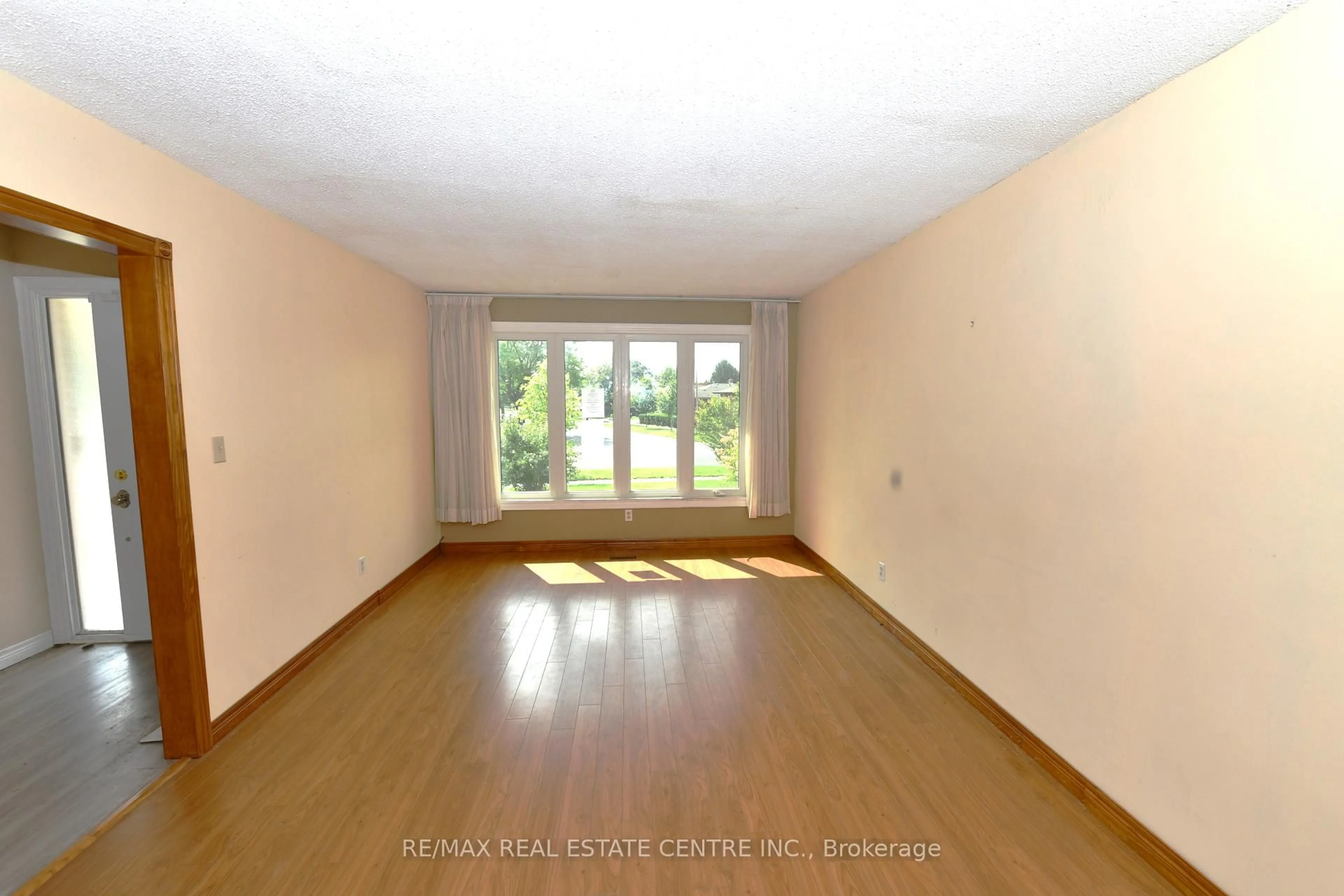 A pic of a room for 30 Casey Dr, Kitchener Ontario N2A 3P1