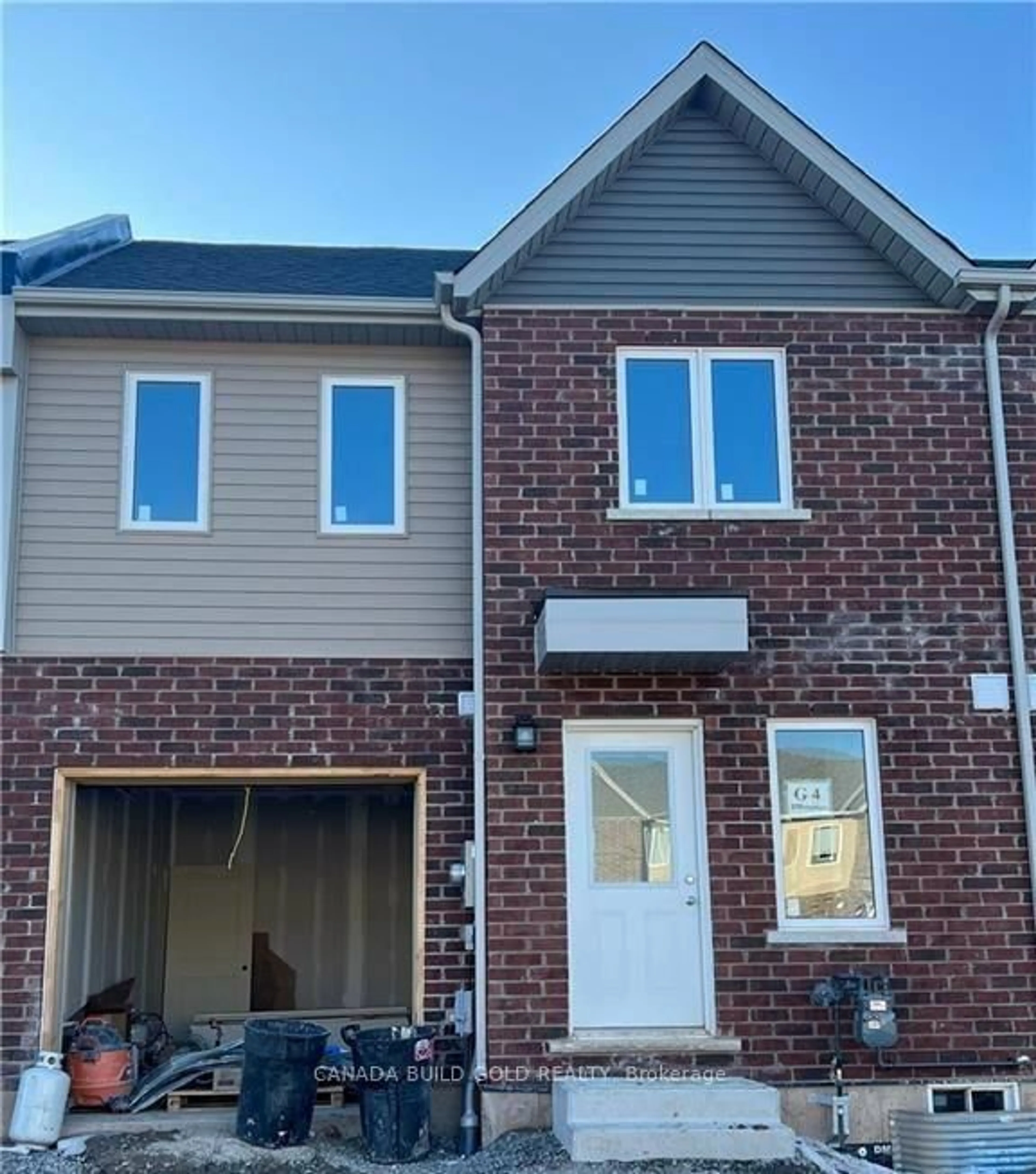 Home with brick exterior material, street for 370 Chaffey St, Welland Ontario L3B 0K4
