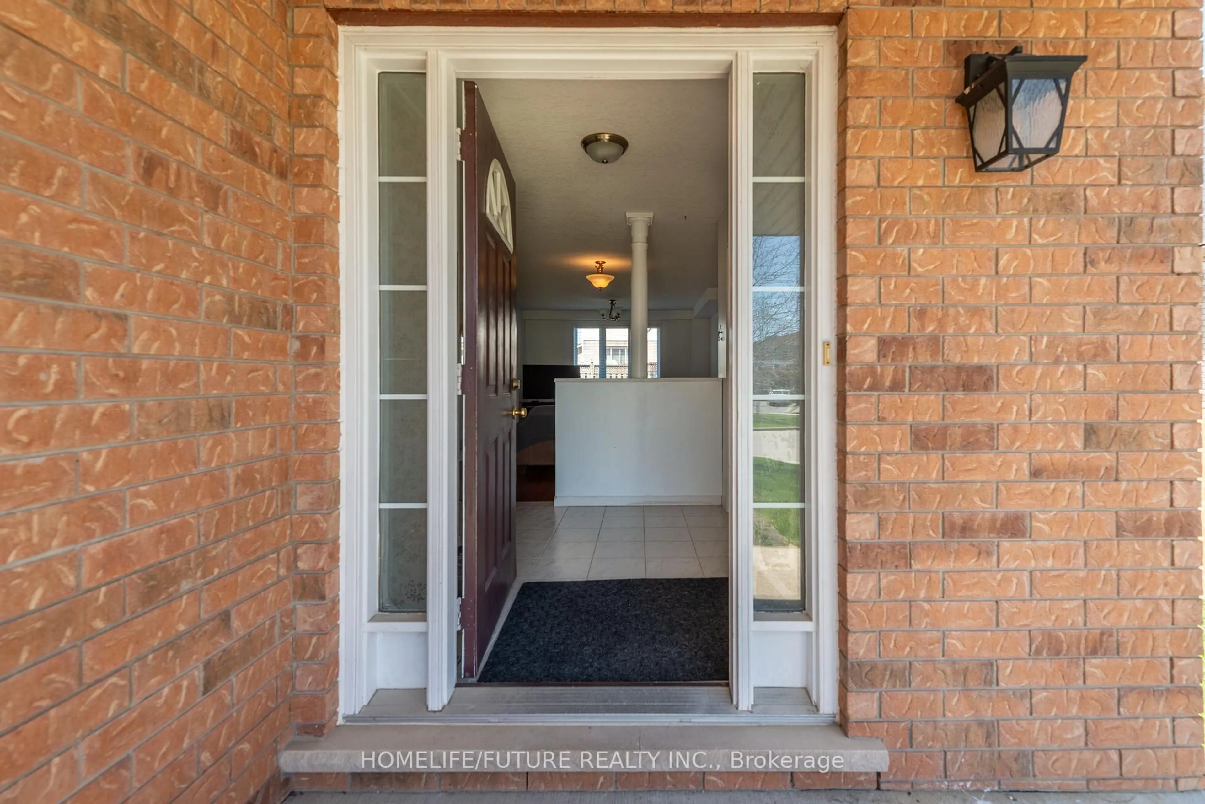 Indoor entryway for 264 Holbeach Crt, Waterloo Ontario N2J 4Y7