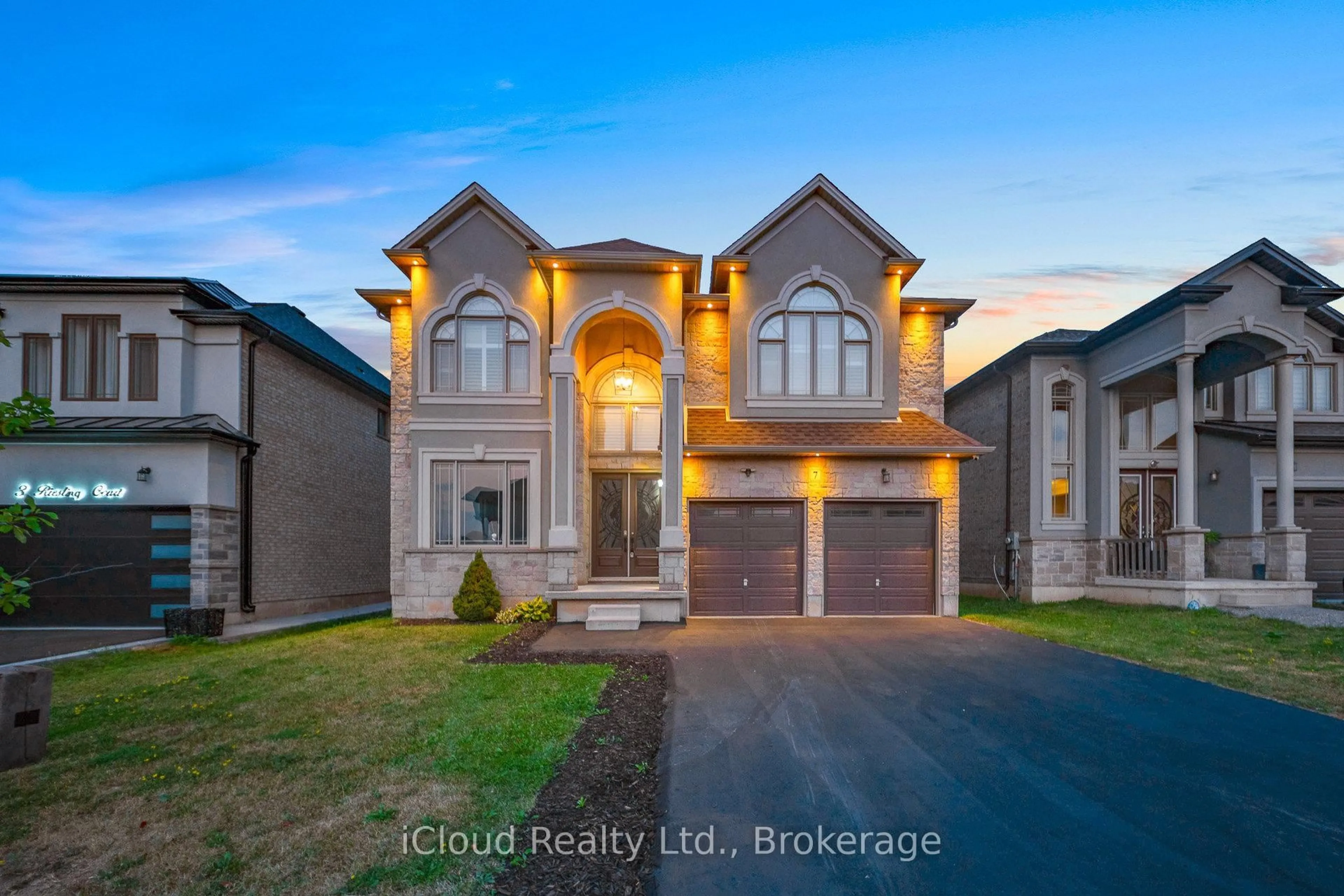 Home with brick exterior material, street for 7 Riesling Crt, Hamilton Ontario L8G 0B4
