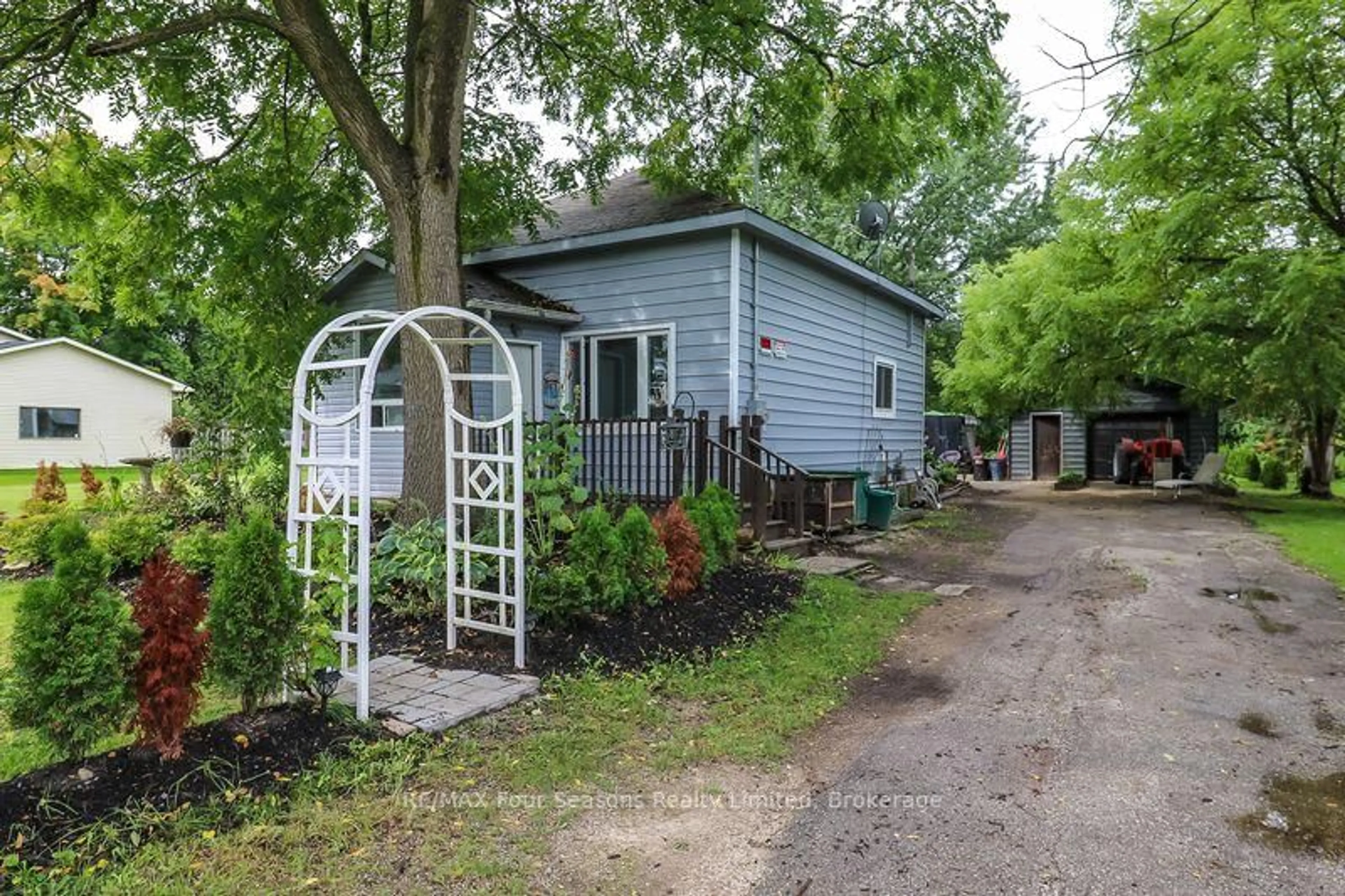 Unknown for 96 Lorne St, Meaford Ontario N4L 1E9