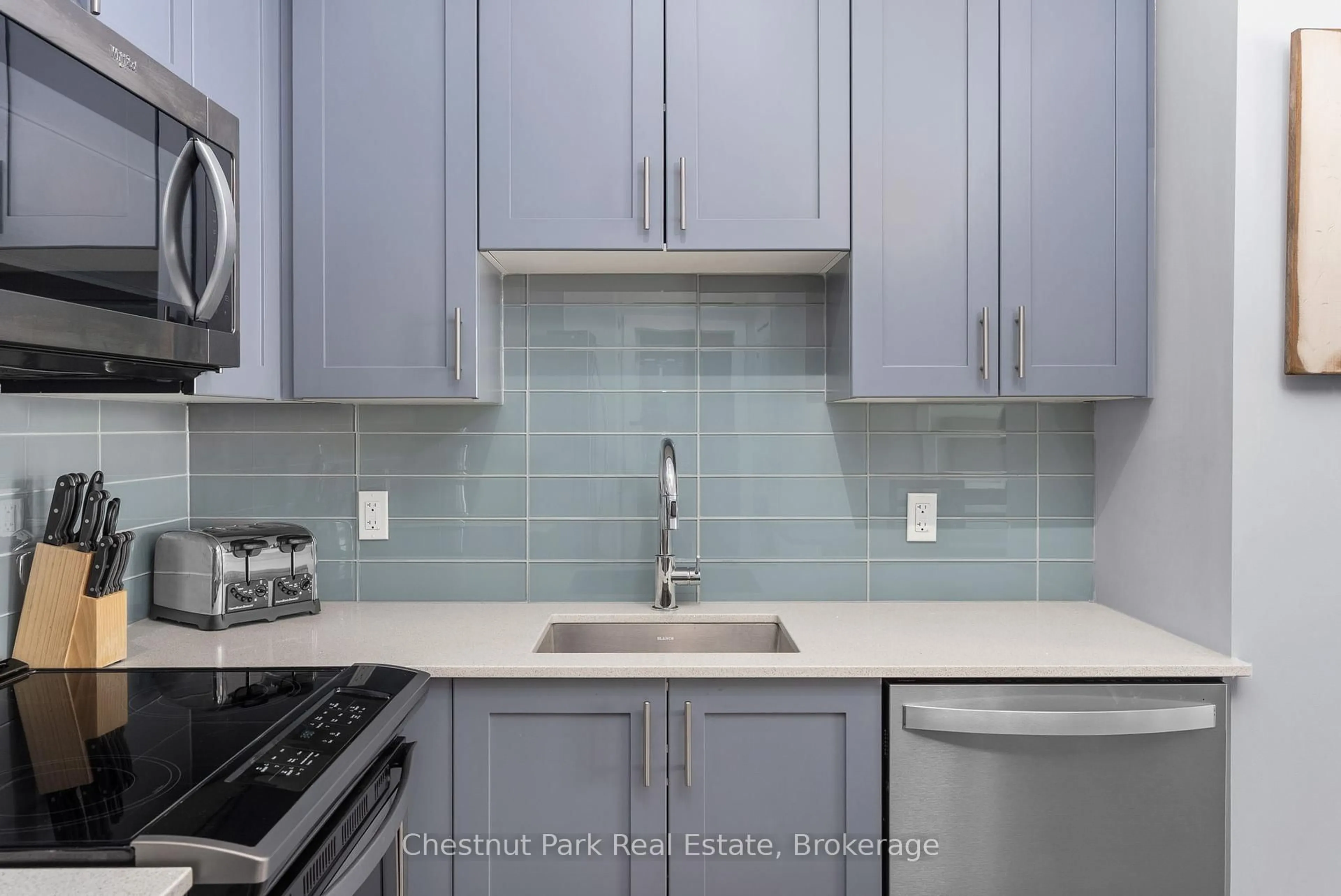 Standard kitchen, ceramic/tile floor for 25 Pen Lake Point Rd #117, Huntsville Ontario P1H 1A9