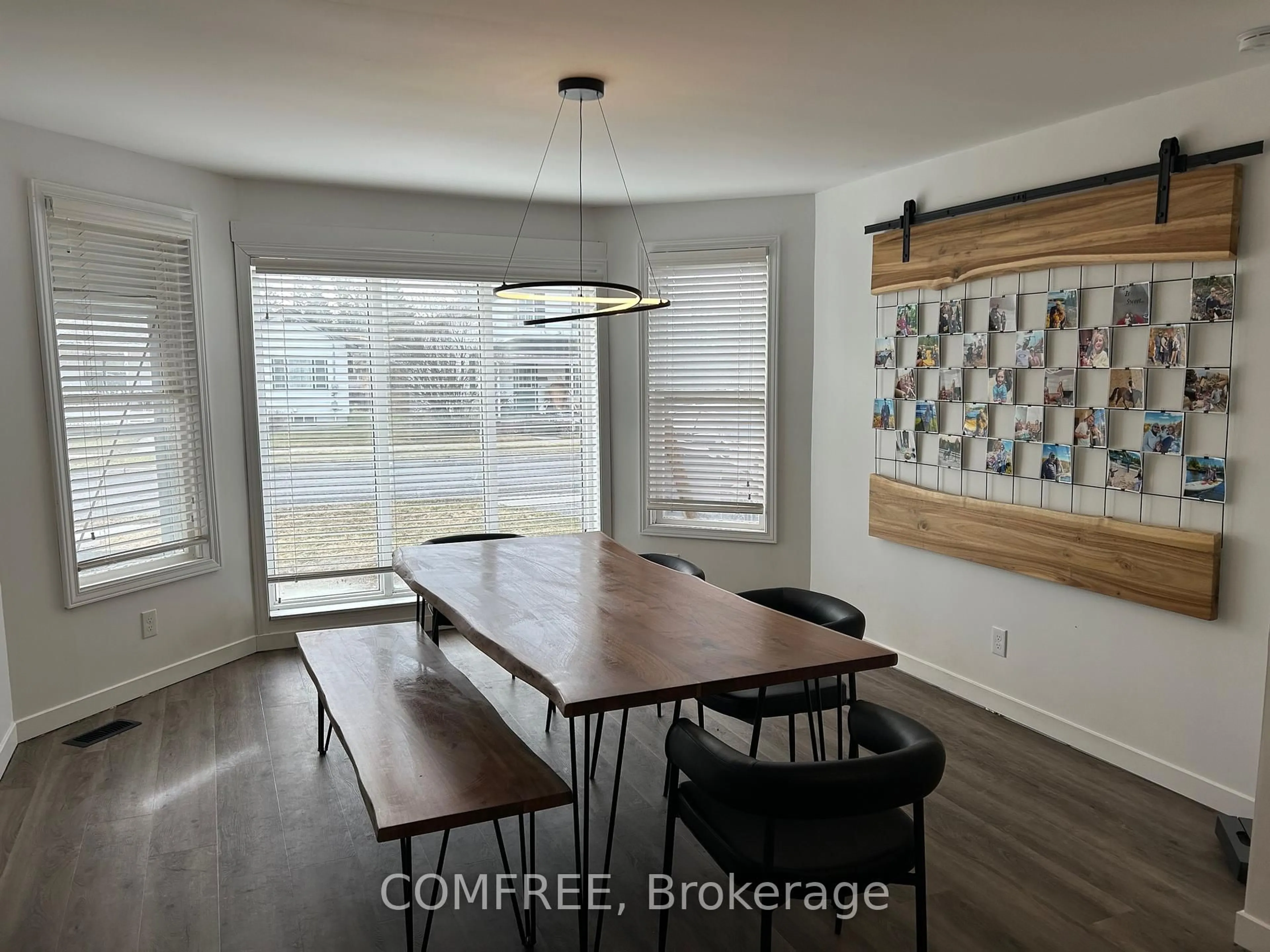 Dining room, wood/laminate floor for 17 Grant St, Perth Ontario K7H 1X6