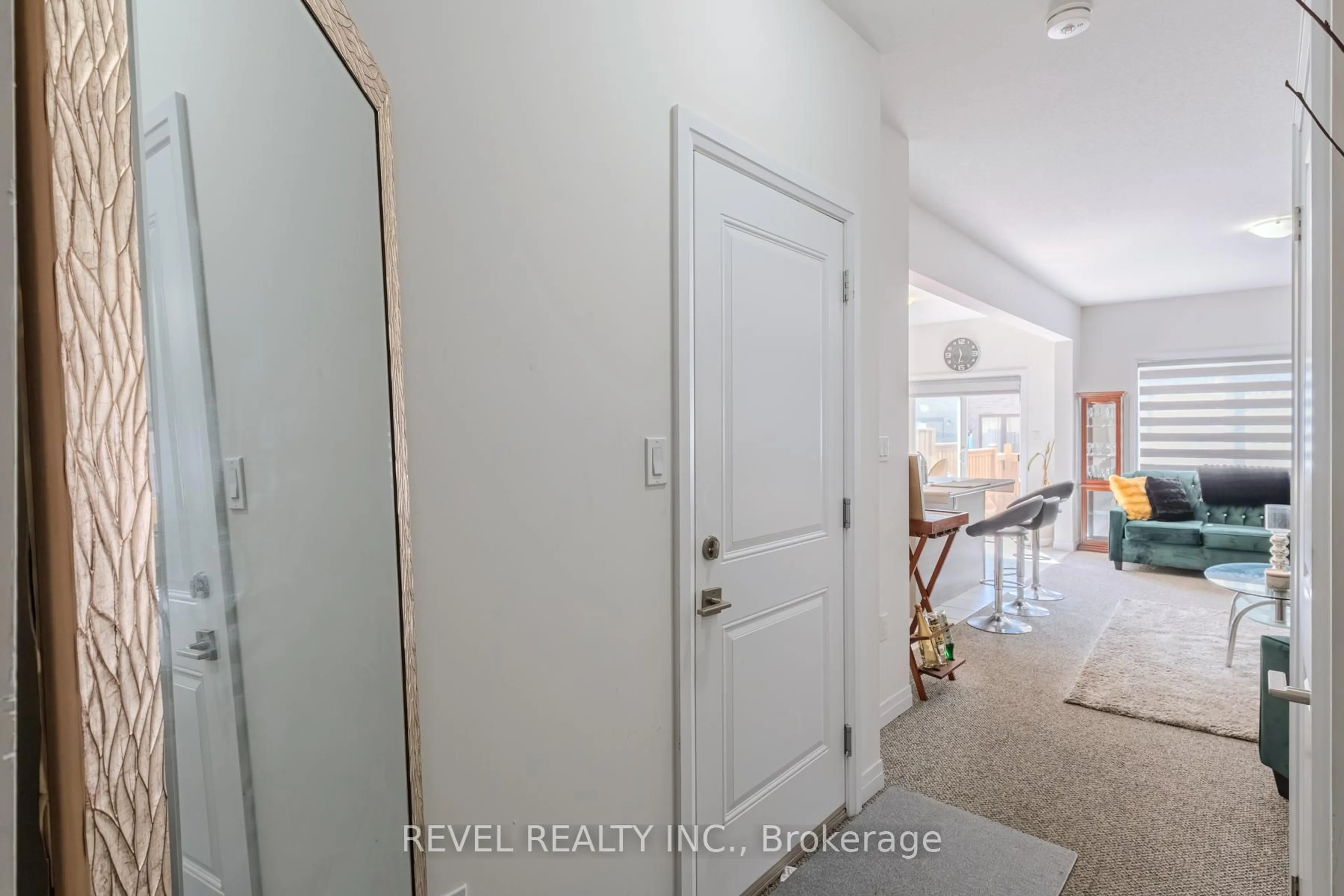 Indoor entryway for 520 Grey St #11, Brantford Ontario N3S 0K1