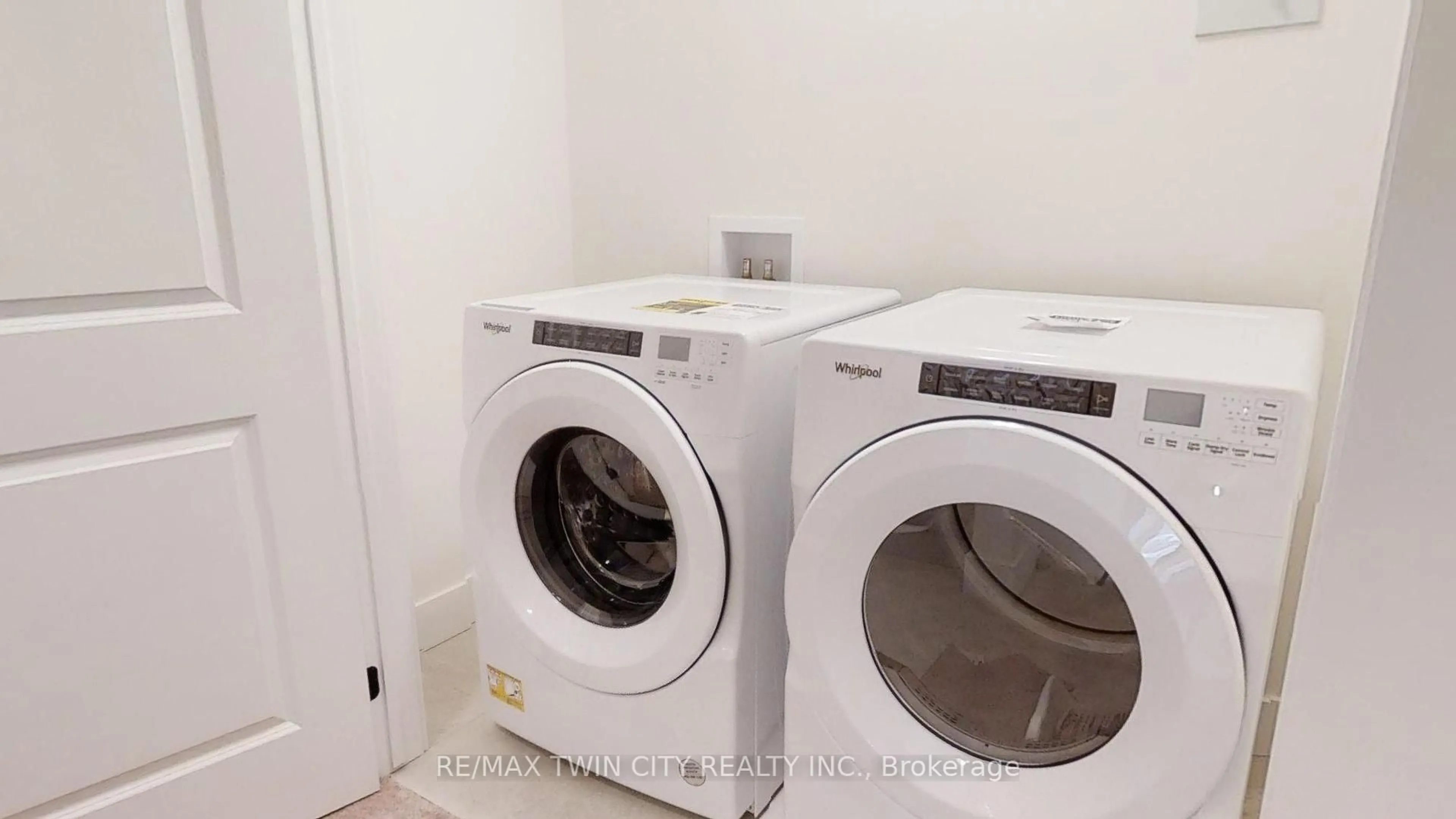 Laundry room for 62 JULIE Cres, London South Ontario N5X 3X4