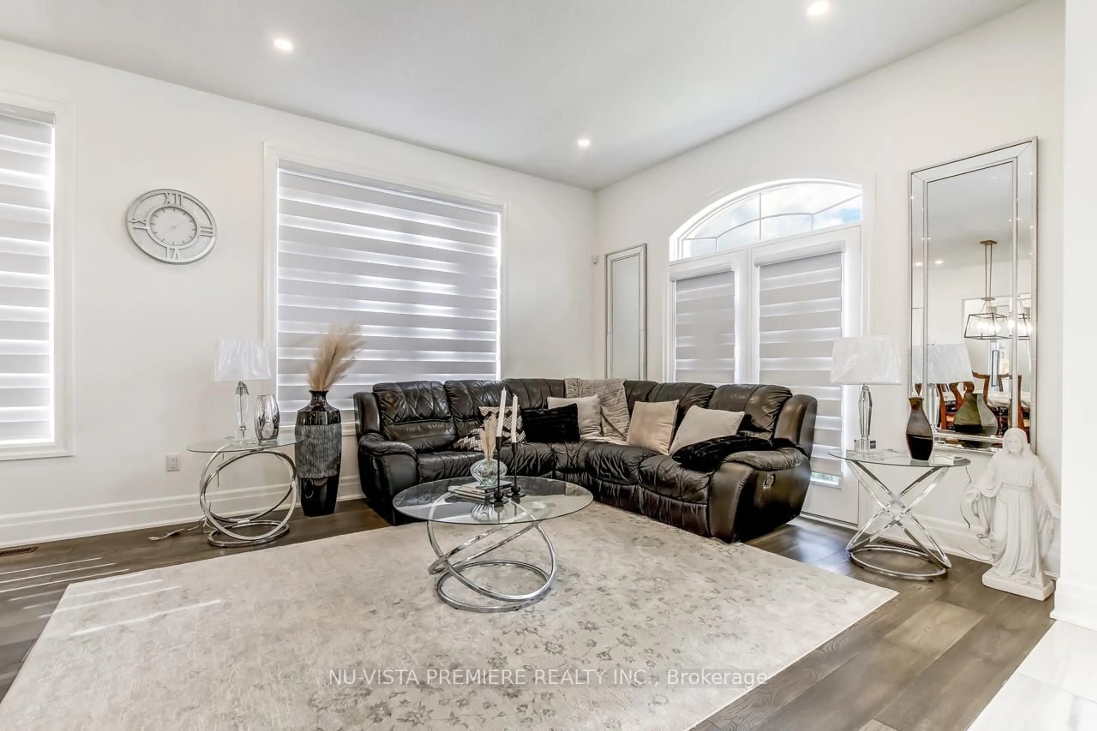 Living room with furniture, unknown for 7339 Silver Creek Circ, London South Ontario N6P 0G8