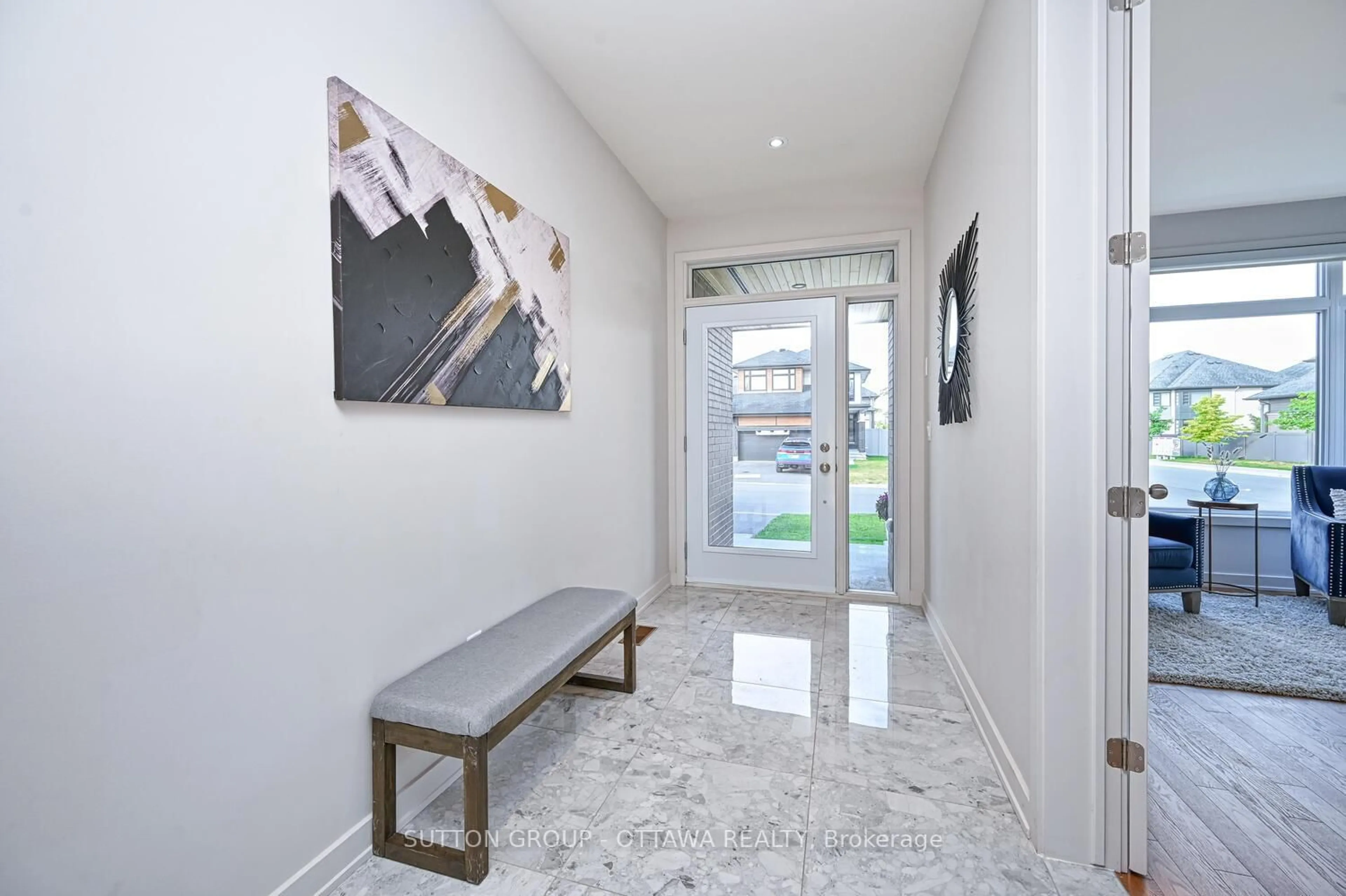 Indoor entryway for 732 Wooler Pl, Ottawa Ontario K1T 0T5