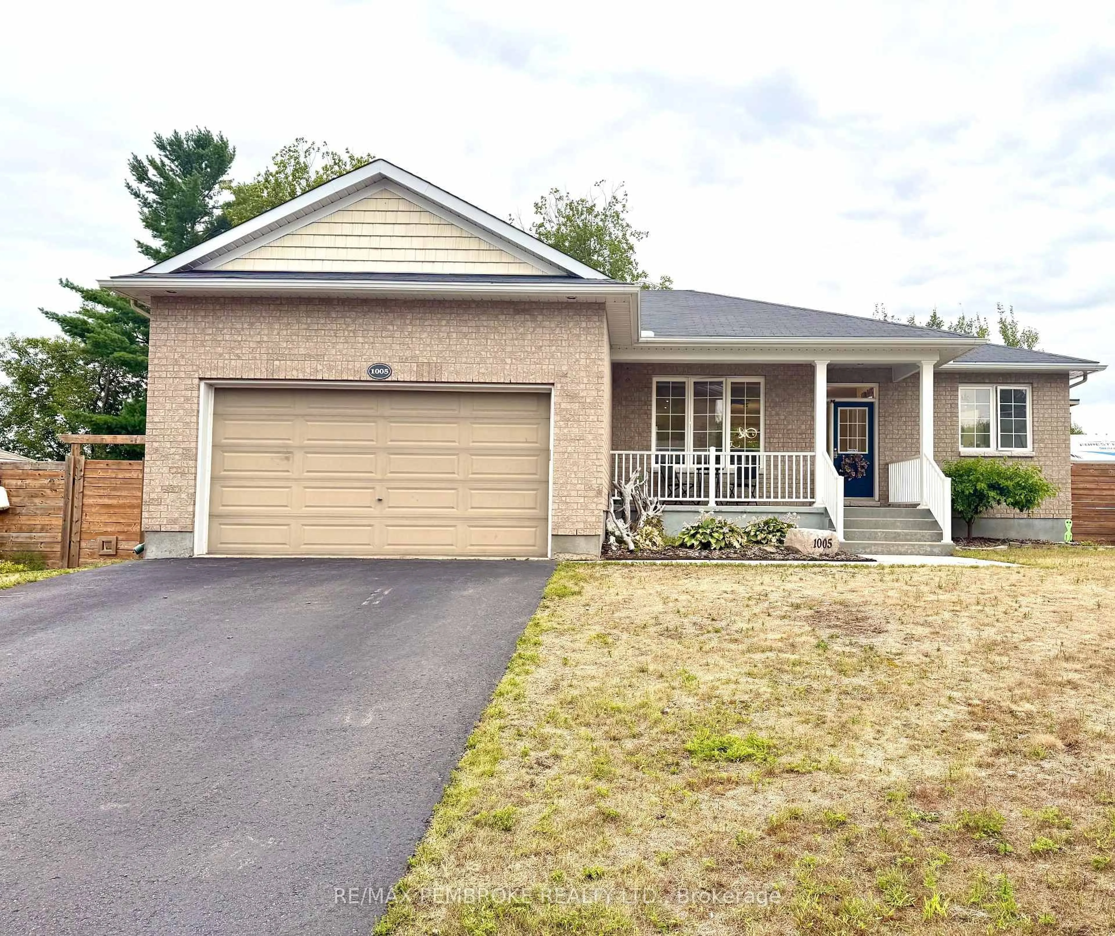 Home with brick exterior material, street for 1005 Butler Blvd, Petawawa Ontario K8H 1W8