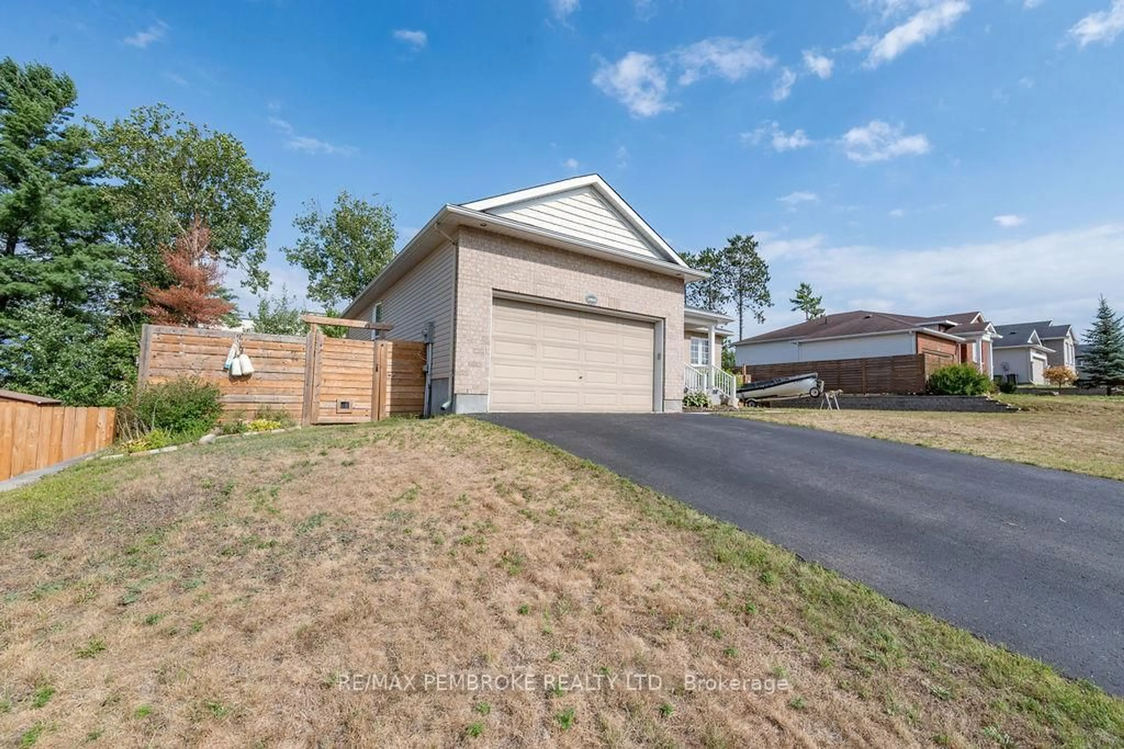 Unknown for 1005 Butler Blvd, Petawawa Ontario K8H 1W8
