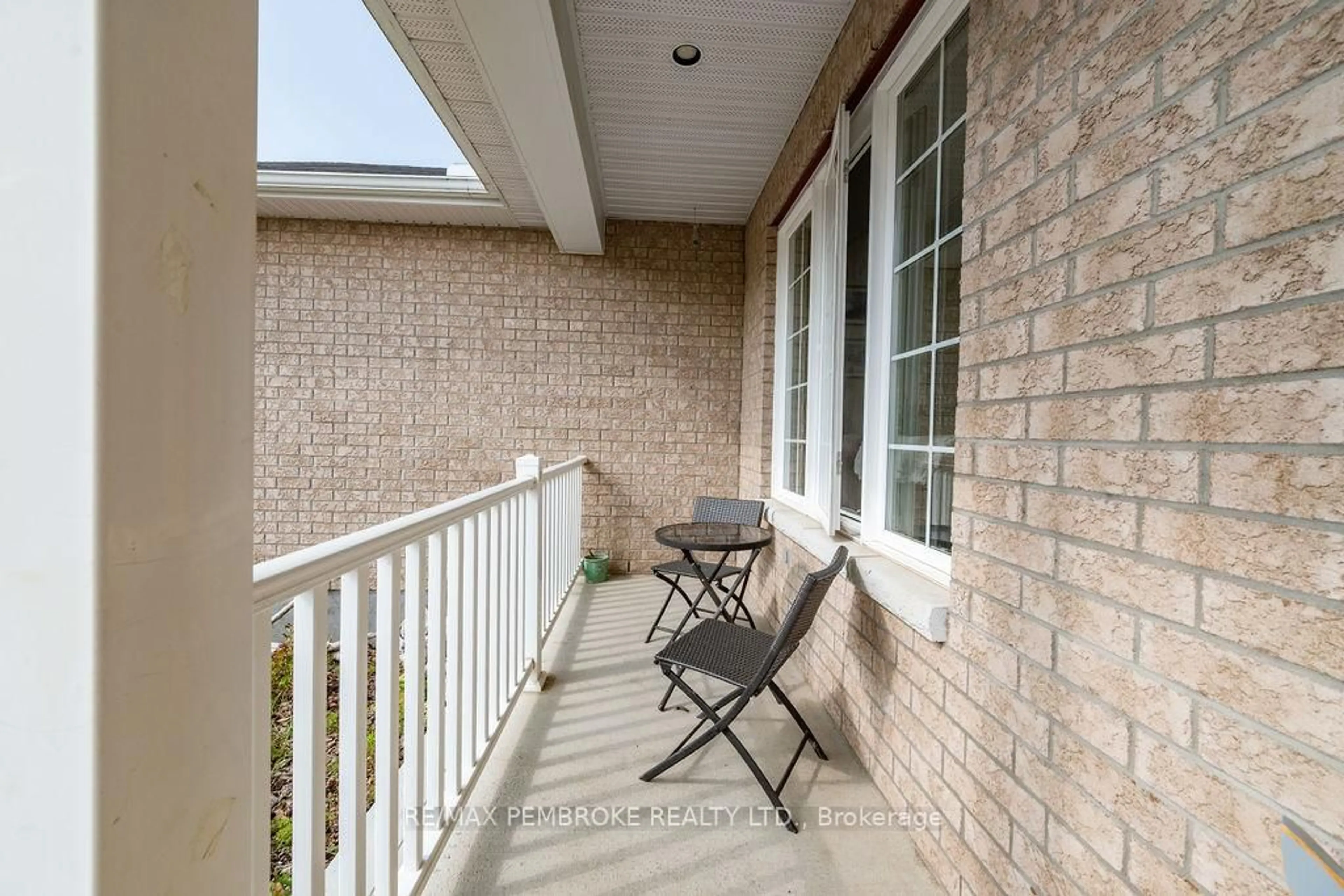 Patio, unknown for 1005 Butler Blvd, Petawawa Ontario K8H 1W8