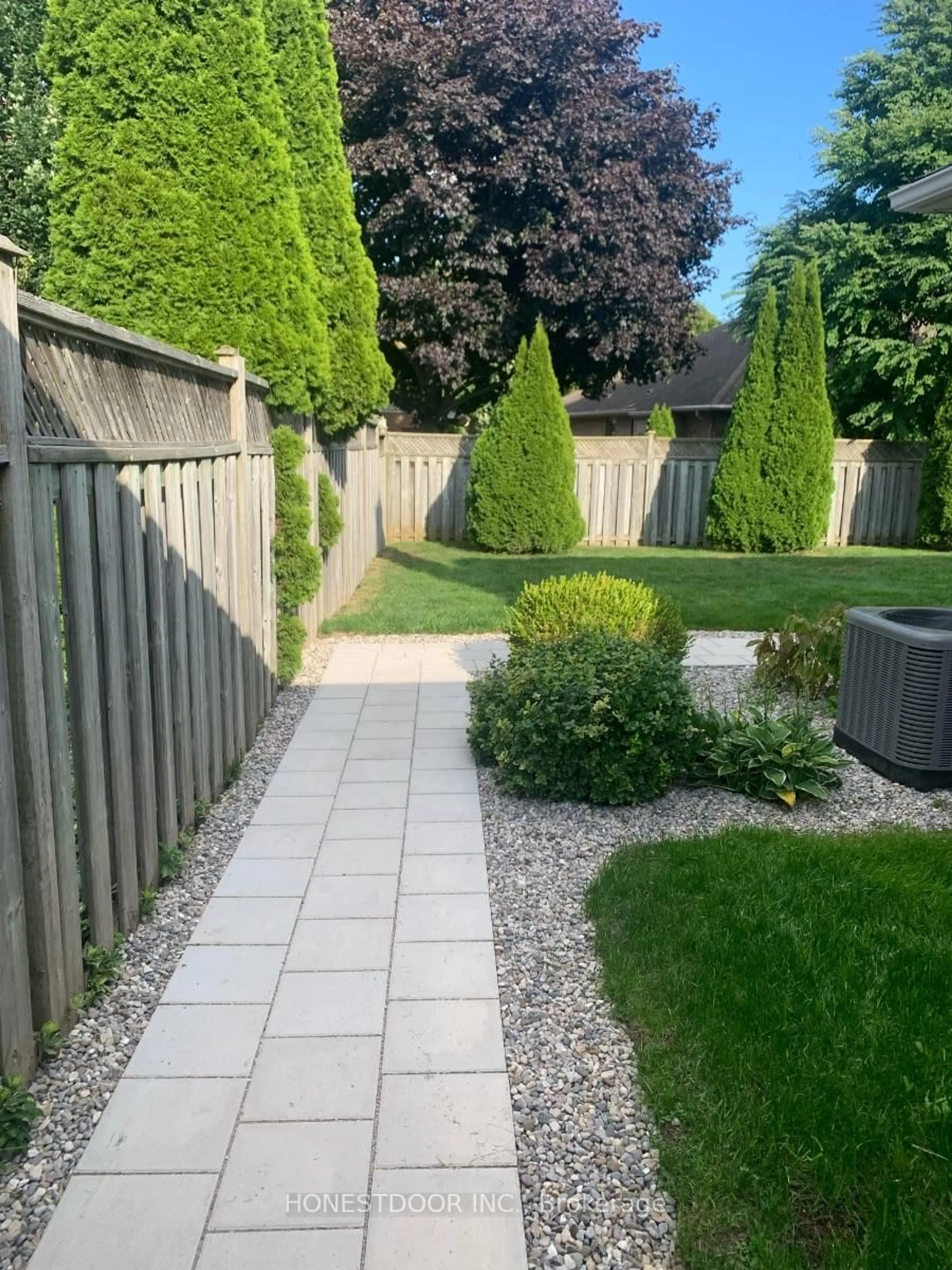 Patio, street for 191 Doon Dr, London North Ontario N5X 3S5