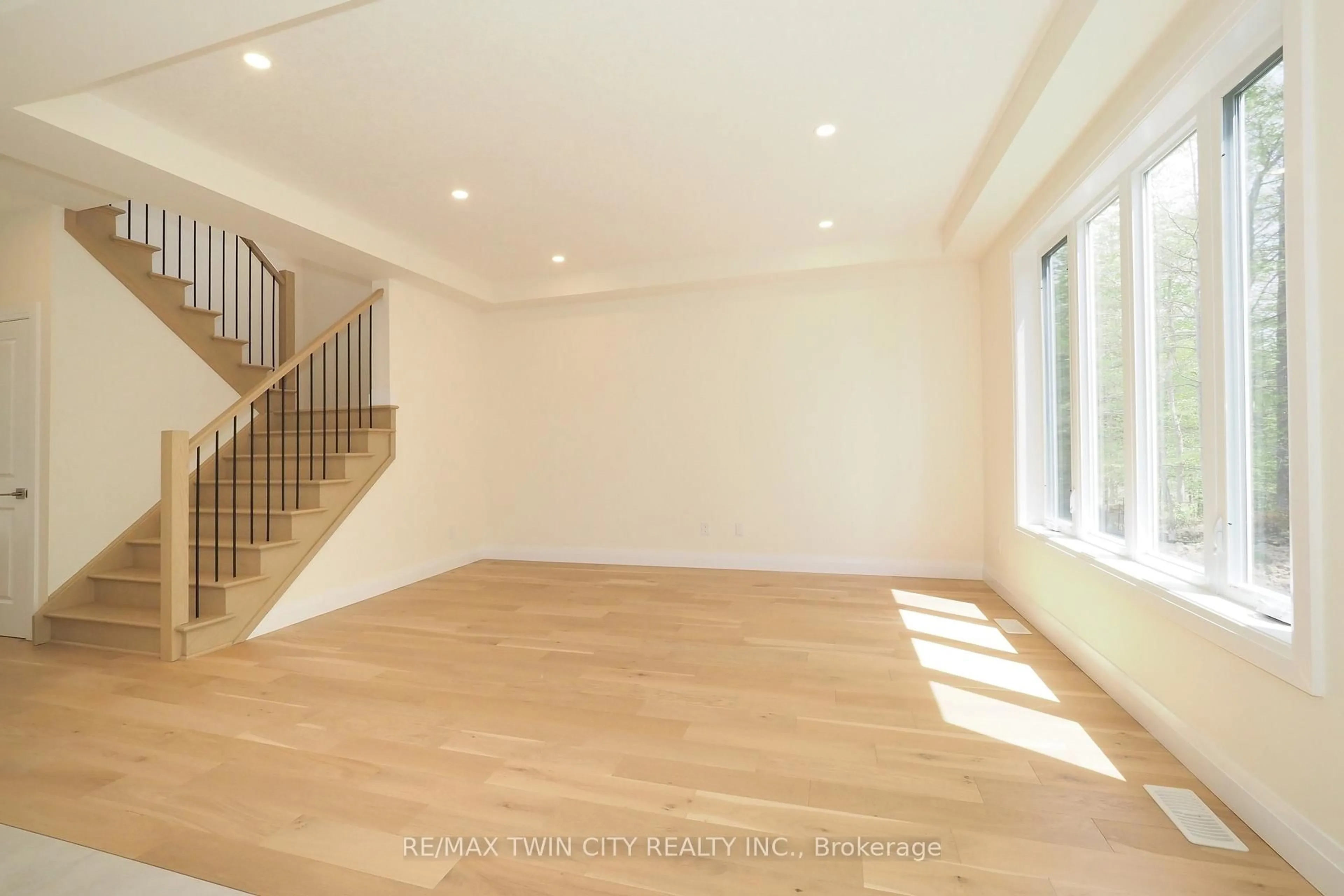 A pic of a room for 220 JEFFREY Pl, Kitchener Ontario N2C 2T7