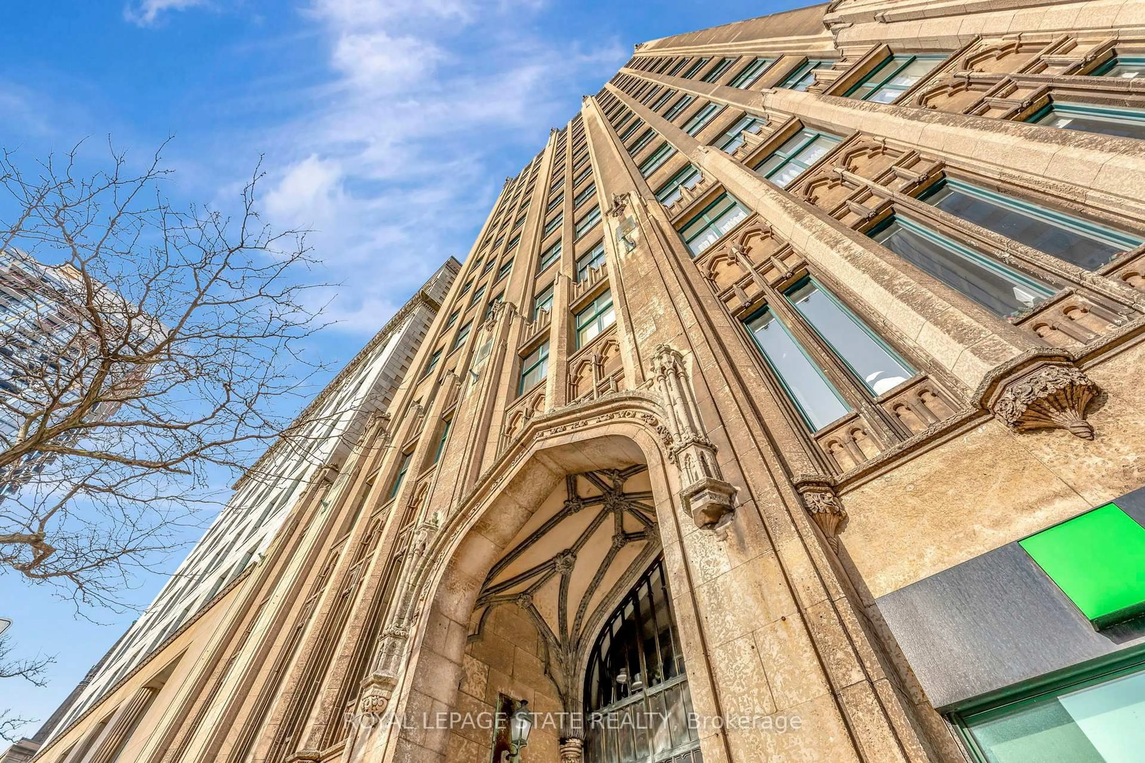 Indoor foyer for 36 James St #701, Hamilton Ontario L8P 4W4