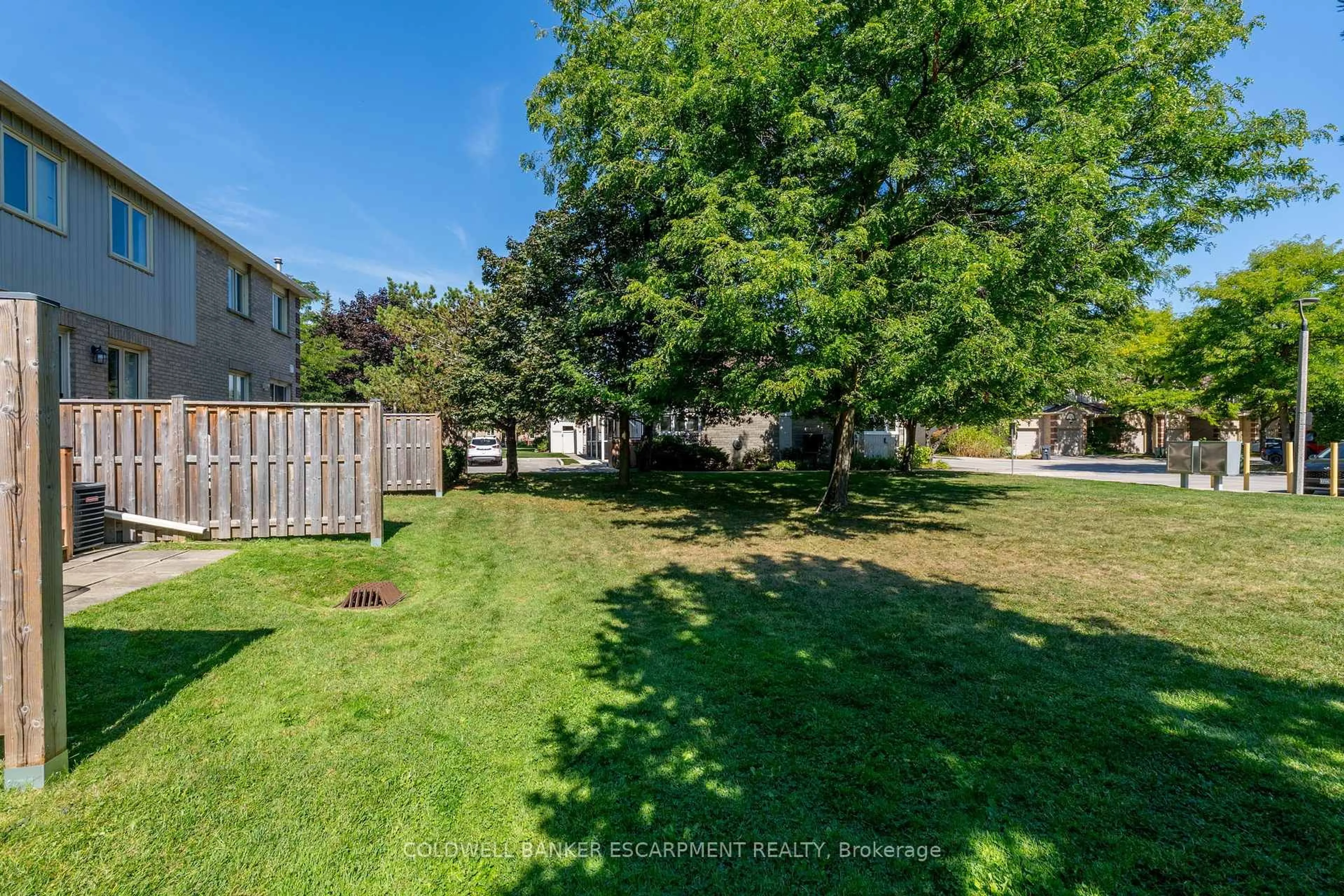 A pic from outside/outdoor area/front of a property/back of a property/a pic from drone, unknown for 302 College Ave #181, Guelph Ontario N1G 4T6