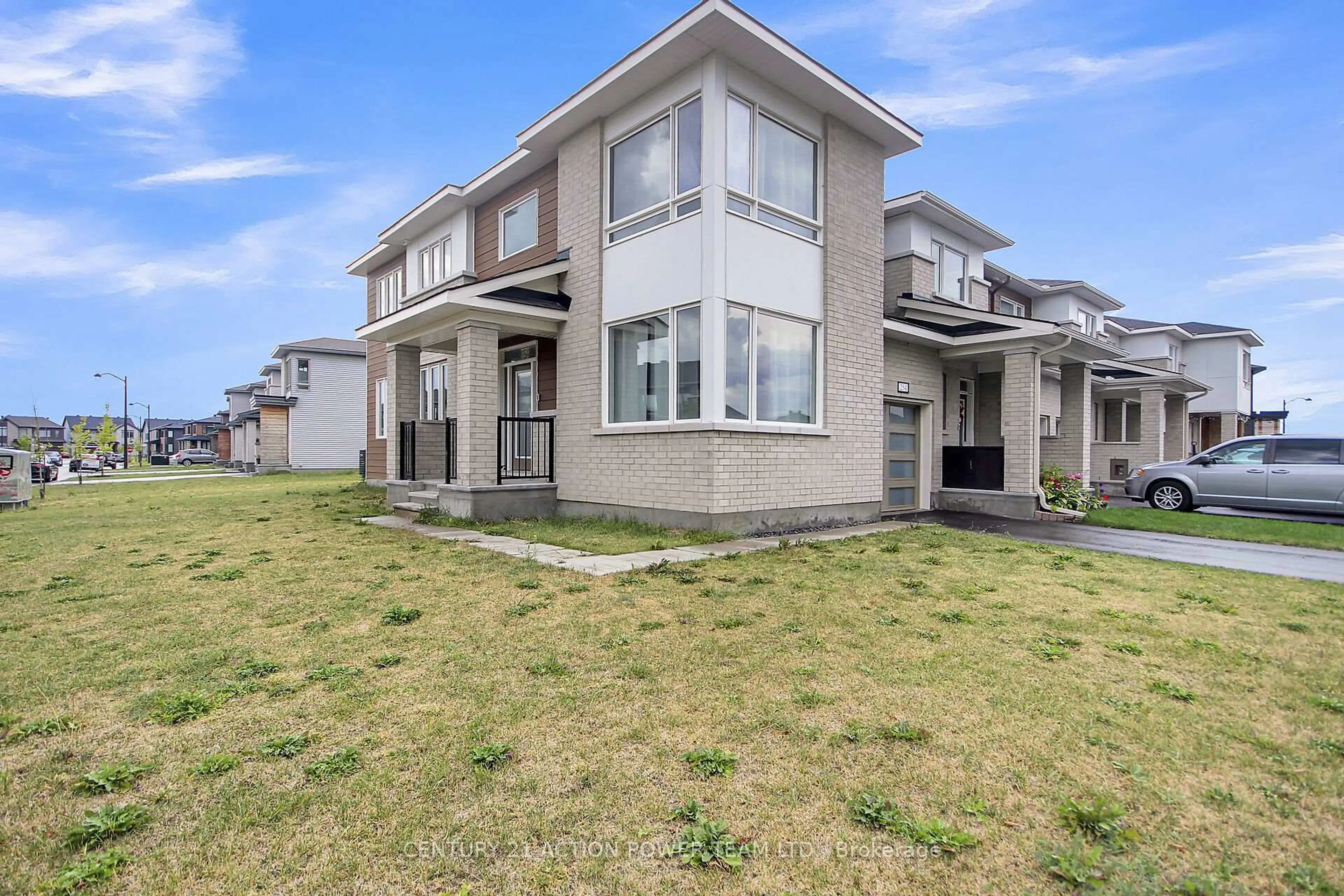 A pic from outside/outdoor area/front of a property/back of a property/a pic from drone, unknown for 254 ORMISTON Cres, Ottawa Ontario K2J 7E4