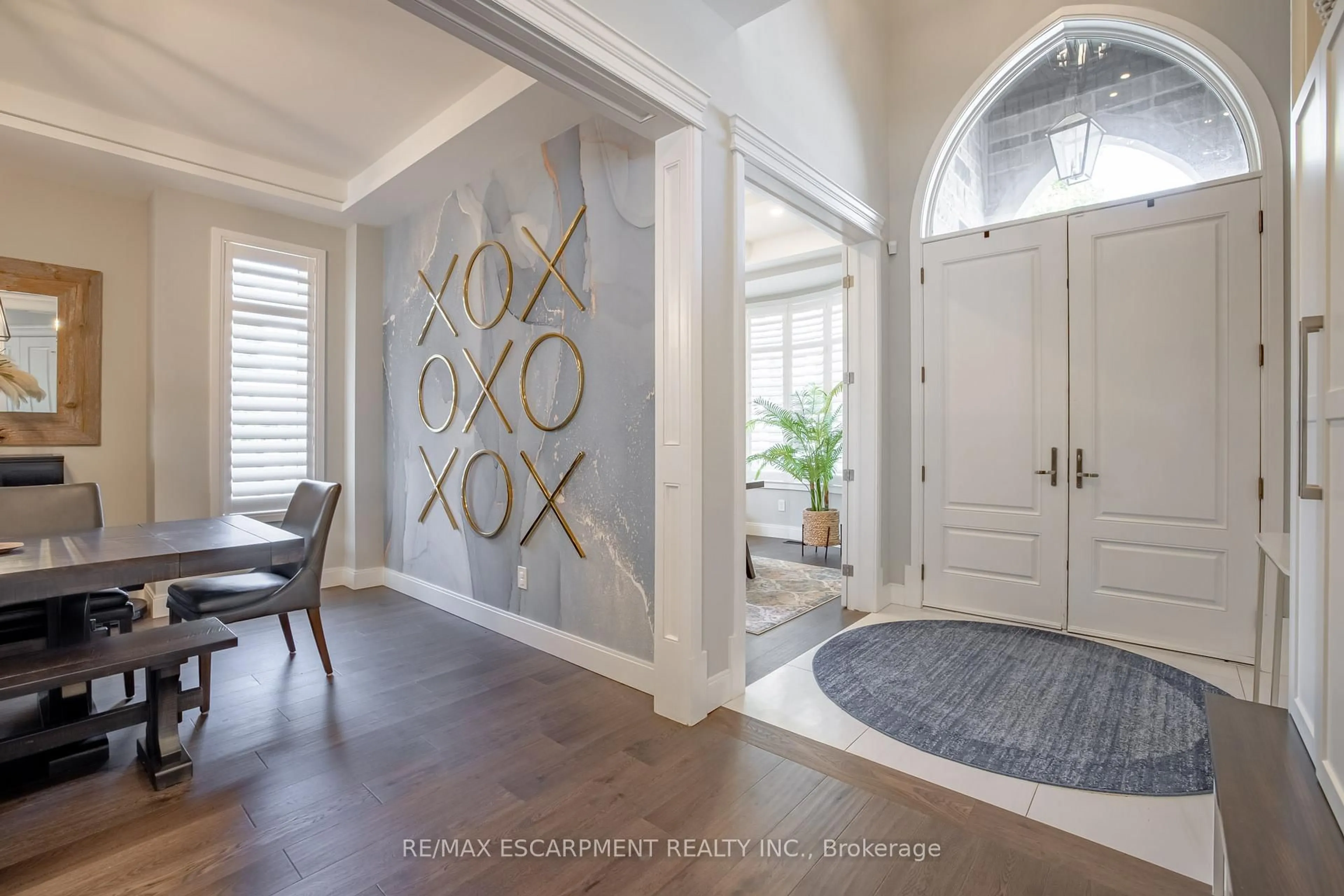 Indoor entryway for 4 Lockman Dr, Hamilton Ontario L9K 0C1