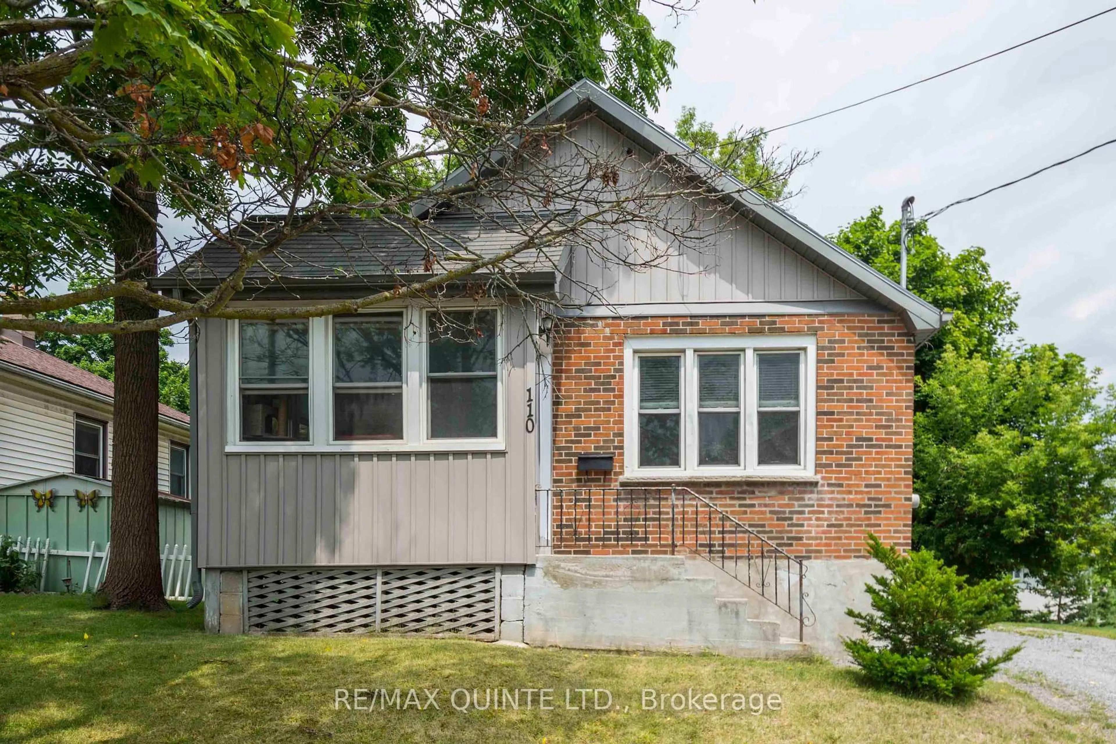 Unknown for 110 Moira St, Belleville Ontario K8P 1S9