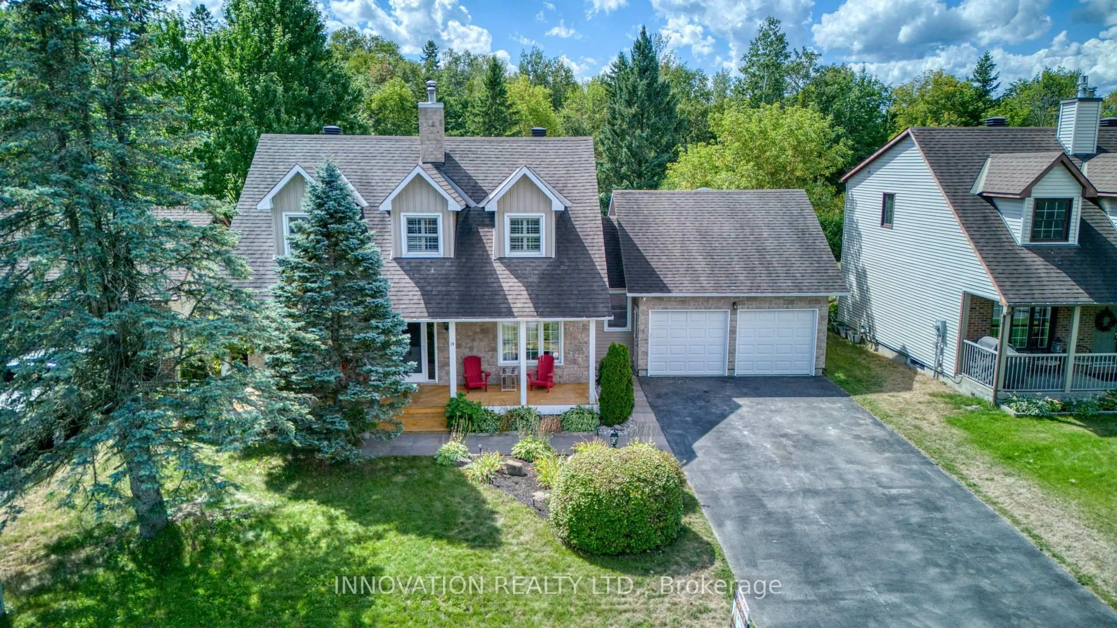 A pic from outside/outdoor area/front of a property/back of a property/a pic from drone, street for 14 Etta St, Stittsville Ontario K2S 1X5