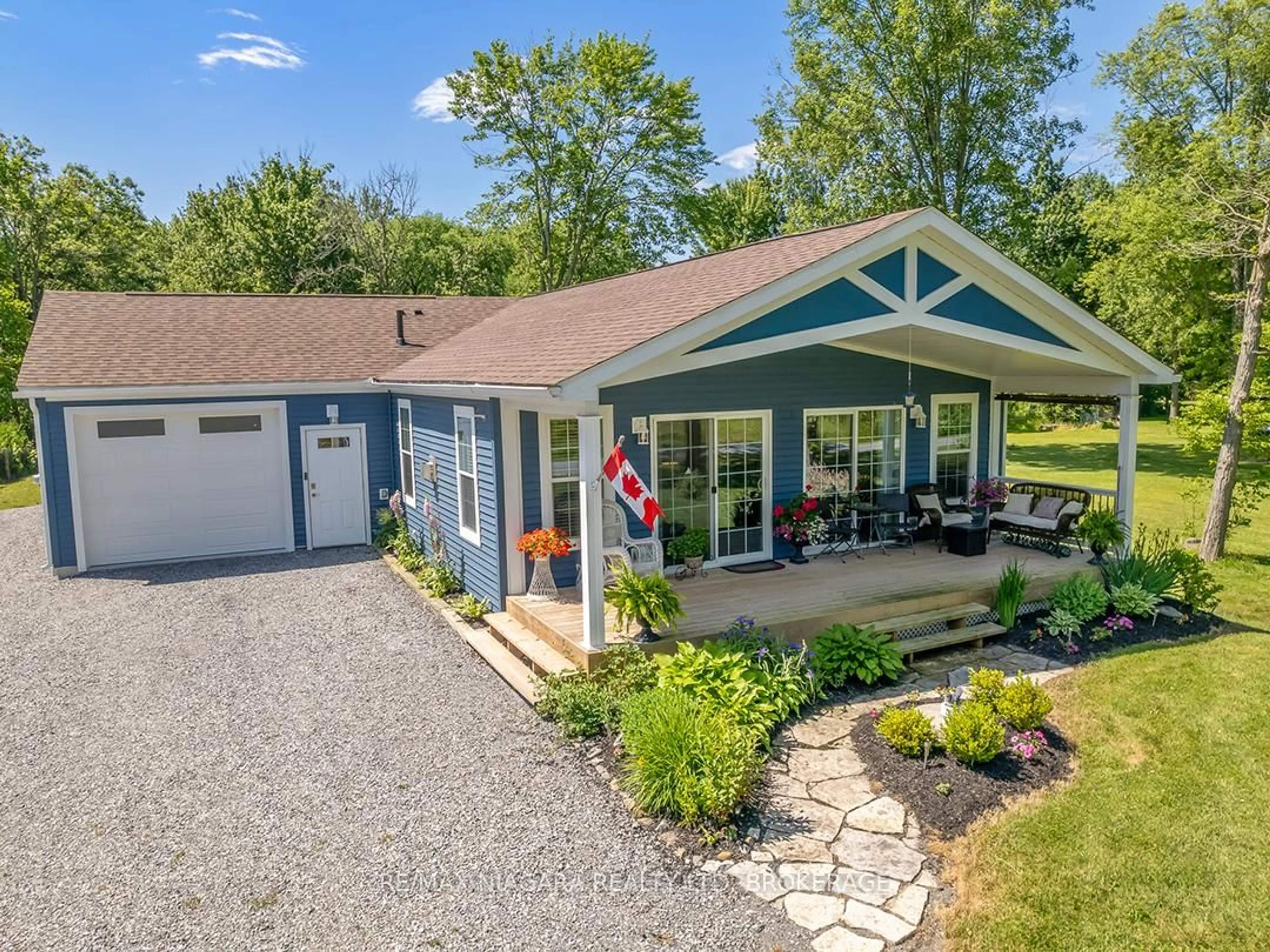 A pic from outside/outdoor area/front of a property/back of a property/a pic from drone, unknown for 3545 Firelane 7 Rd, Port Colborne Ontario L3K 5V3