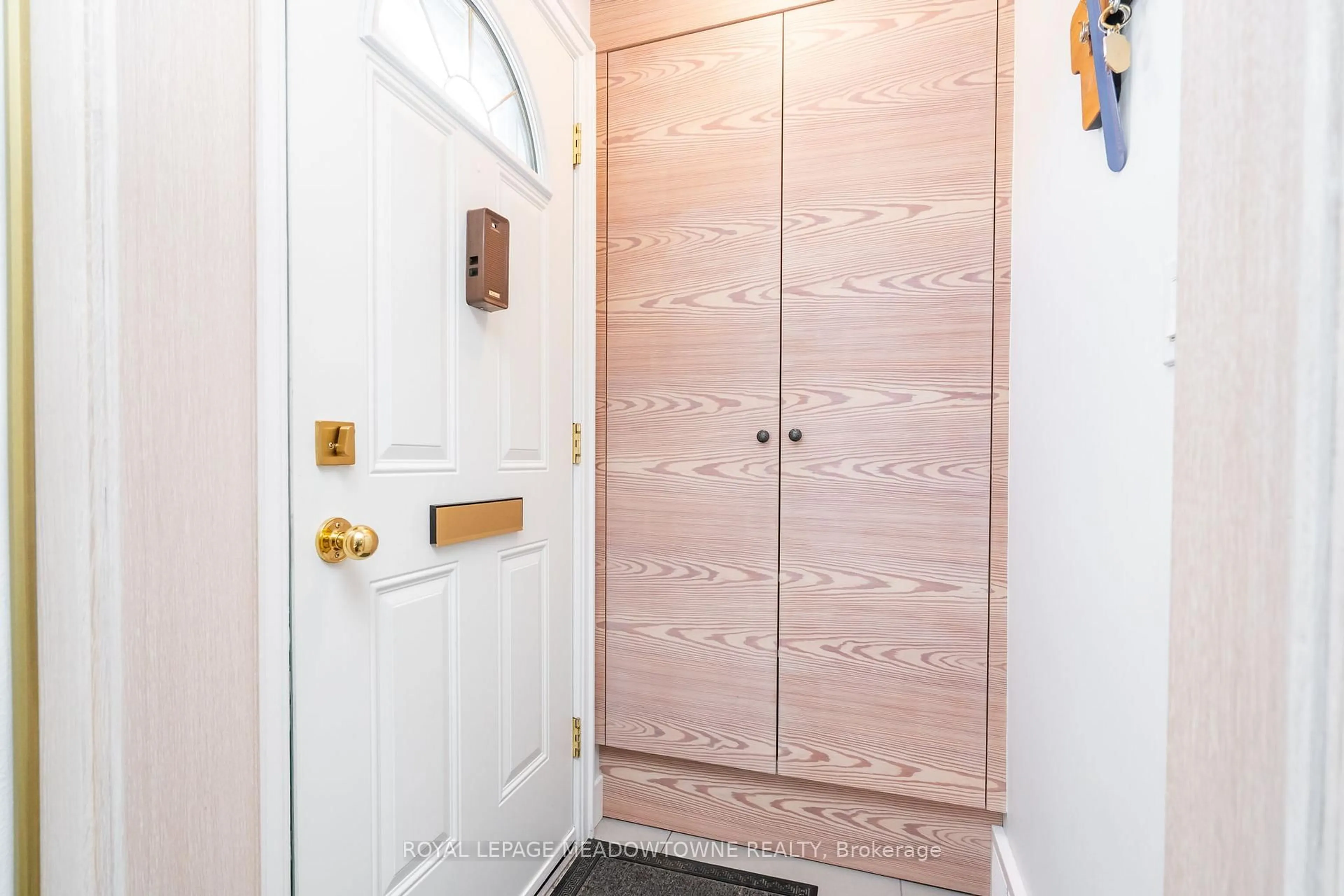 Indoor entryway for 19 Dorothy St, Brantford Ontario N3S 1G7