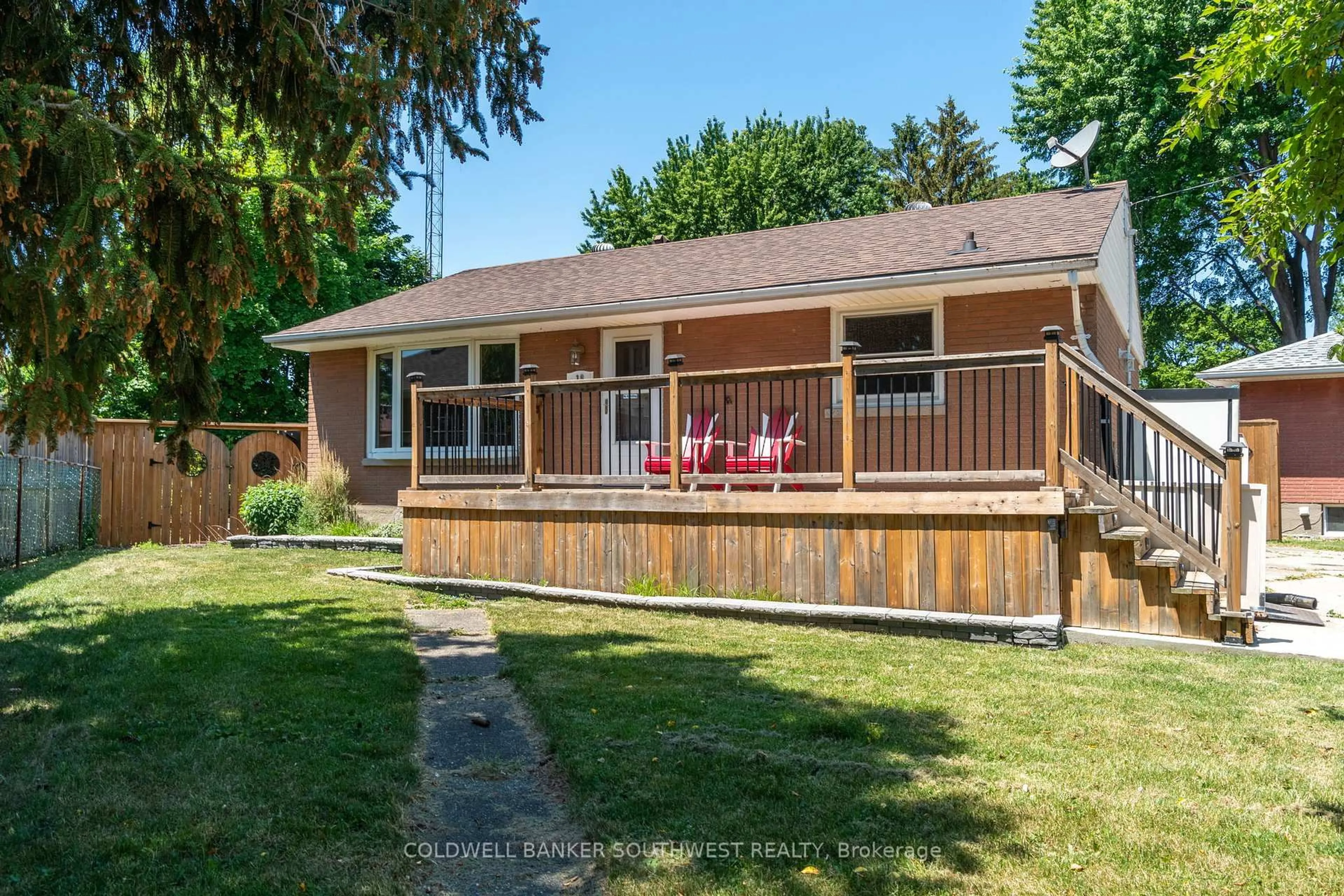 Unknown for 18 Tweedsmuir Ave, Sarnia Ontario N7S 2R8