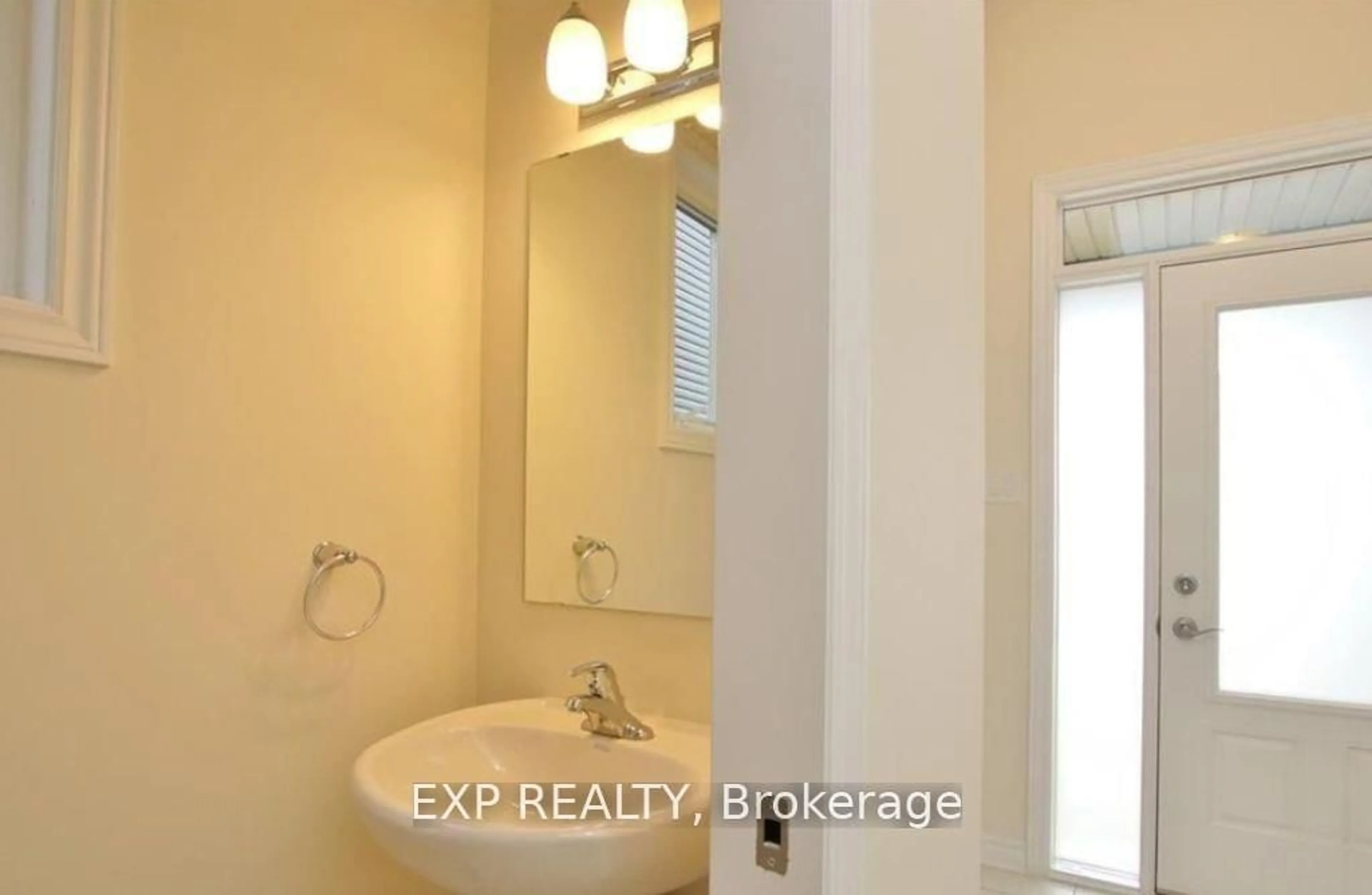 Standard bathroom, ceramic/tile floor for 18 Rookie Cres, Ottawa Ontario K2V 0R9