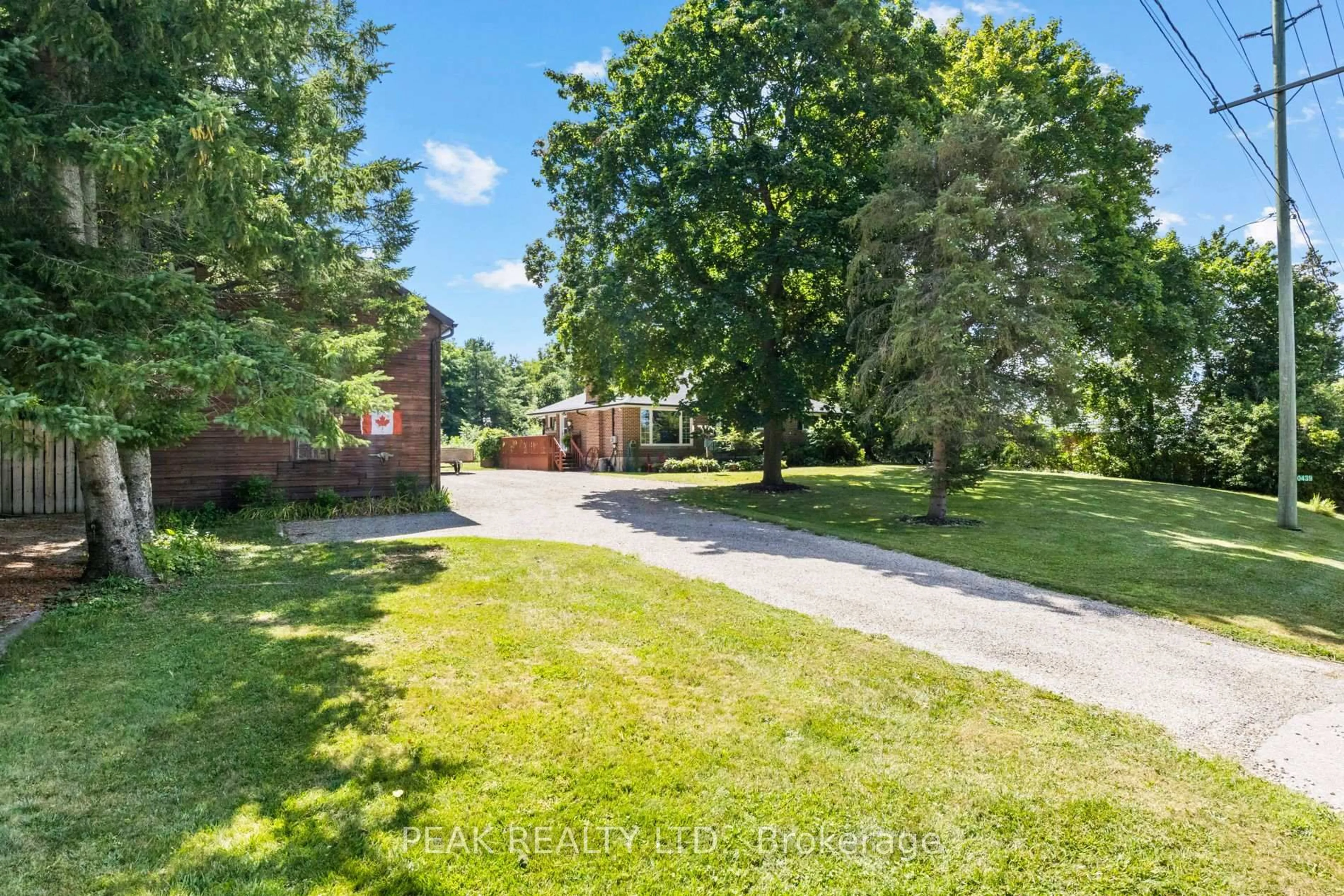 A pic from outside/outdoor area/front of a property/back of a property/a pic from drone, street for 439 Wilson St, Guelph/Eramosa Ontario N0B 1P0