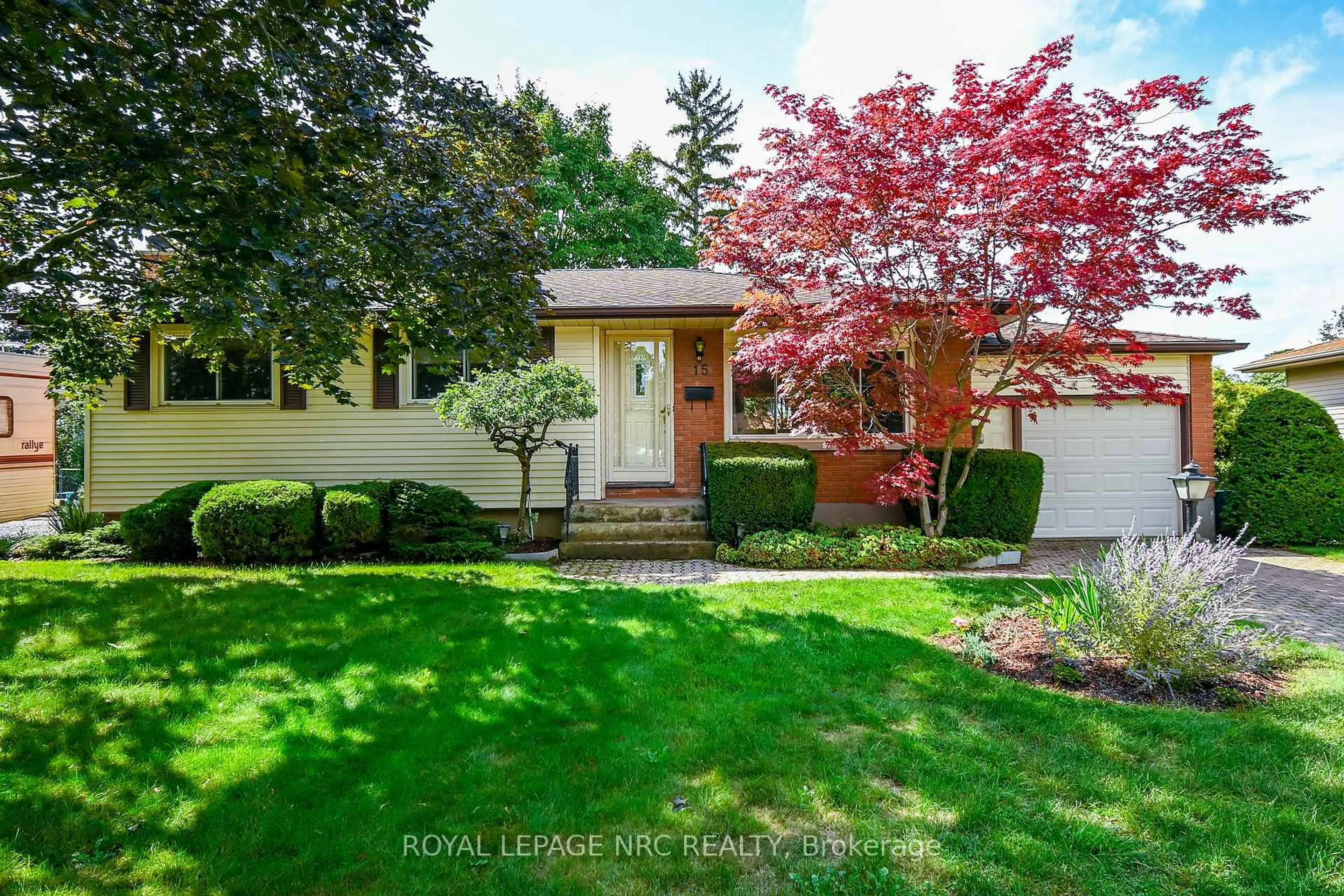 Unknown for 15 Monique Cres, St. Catharines Ontario L2M 1S8