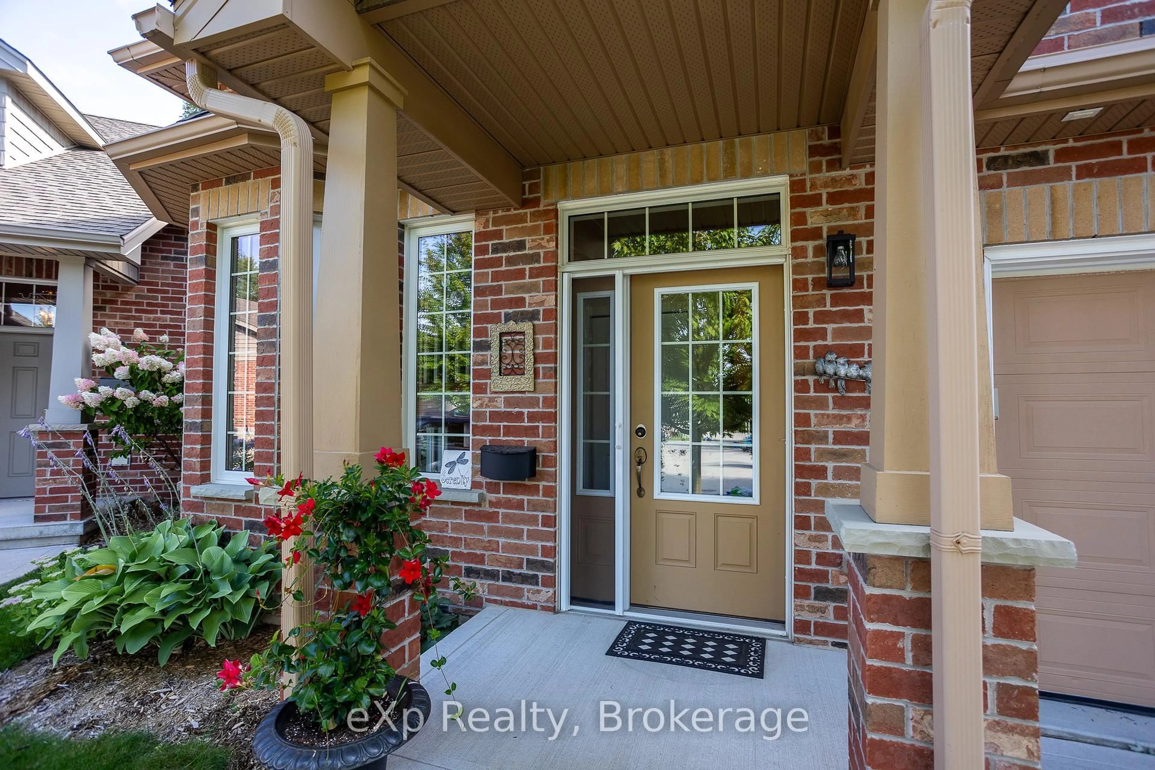 Indoor entryway for 941 5th A Ave, Owen Sound Ontario N4K 0C2